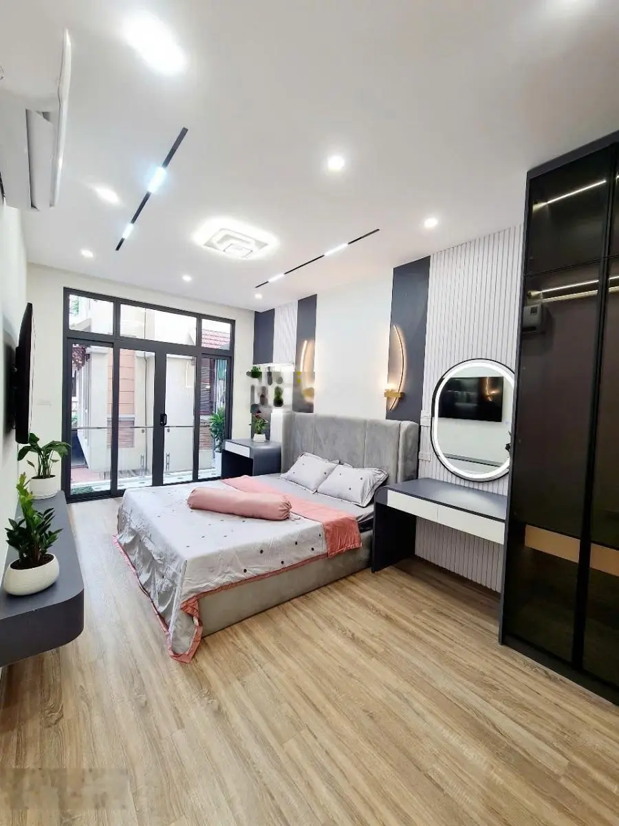 Bán nhà Đội Cấn, nhà đẹp ở ngay full nội thất 39m2, MT3,5m, nhỉnh 9tỷ, ngõ rộng, thoáng, gần phố