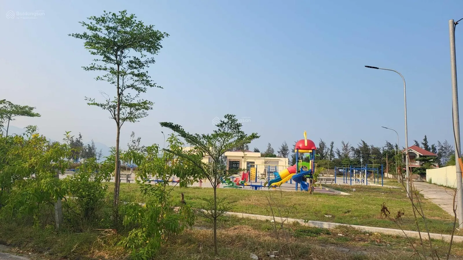 Bán đất sát biển Nguyễn Tất Thành, diện tích 7*25m = 187m2