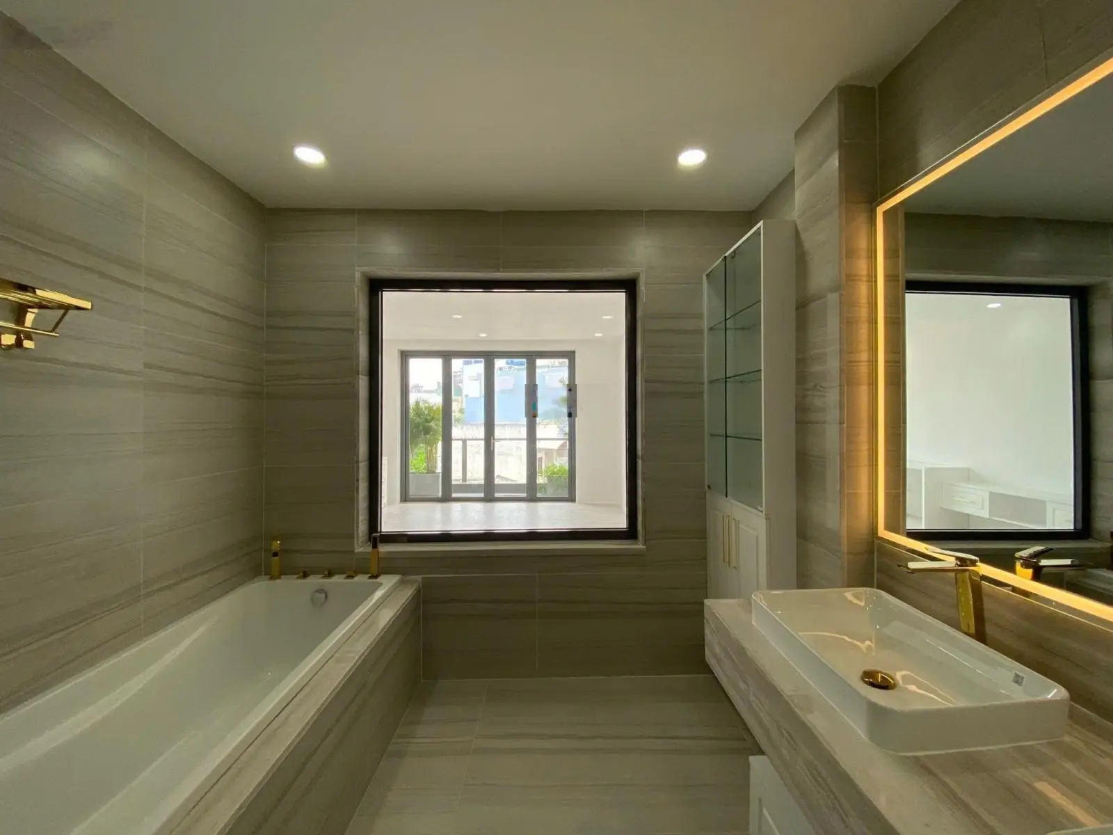 VIP Bán Nhà Trần Huy Liệu Q.PN, DT:6x24m, 4 Tầng, HĐT:60Tr, Giá:24Tỷ