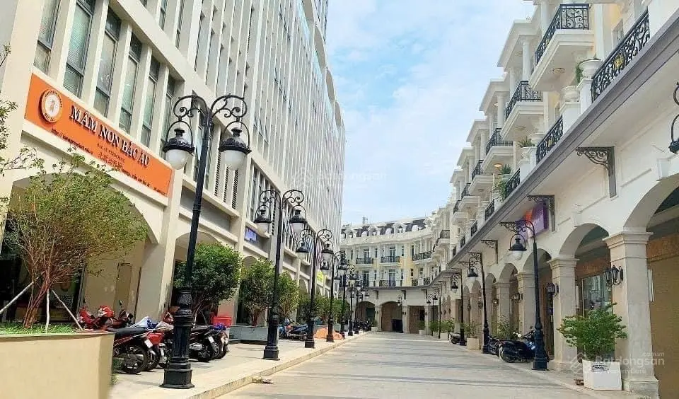 Căn hộ đẹp nhất rẻ nhất The Pegasuite full nội thất 3PN bao vay ngân hàng