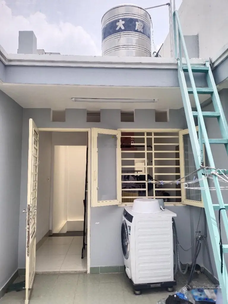 CHỈ 5,7 TỶ NHÀ 5 TẦNG ,25M2,NGANG 3 dài 8, GẦN MẶT TIỀN NGUYỄN TRÃI QUẬN 5