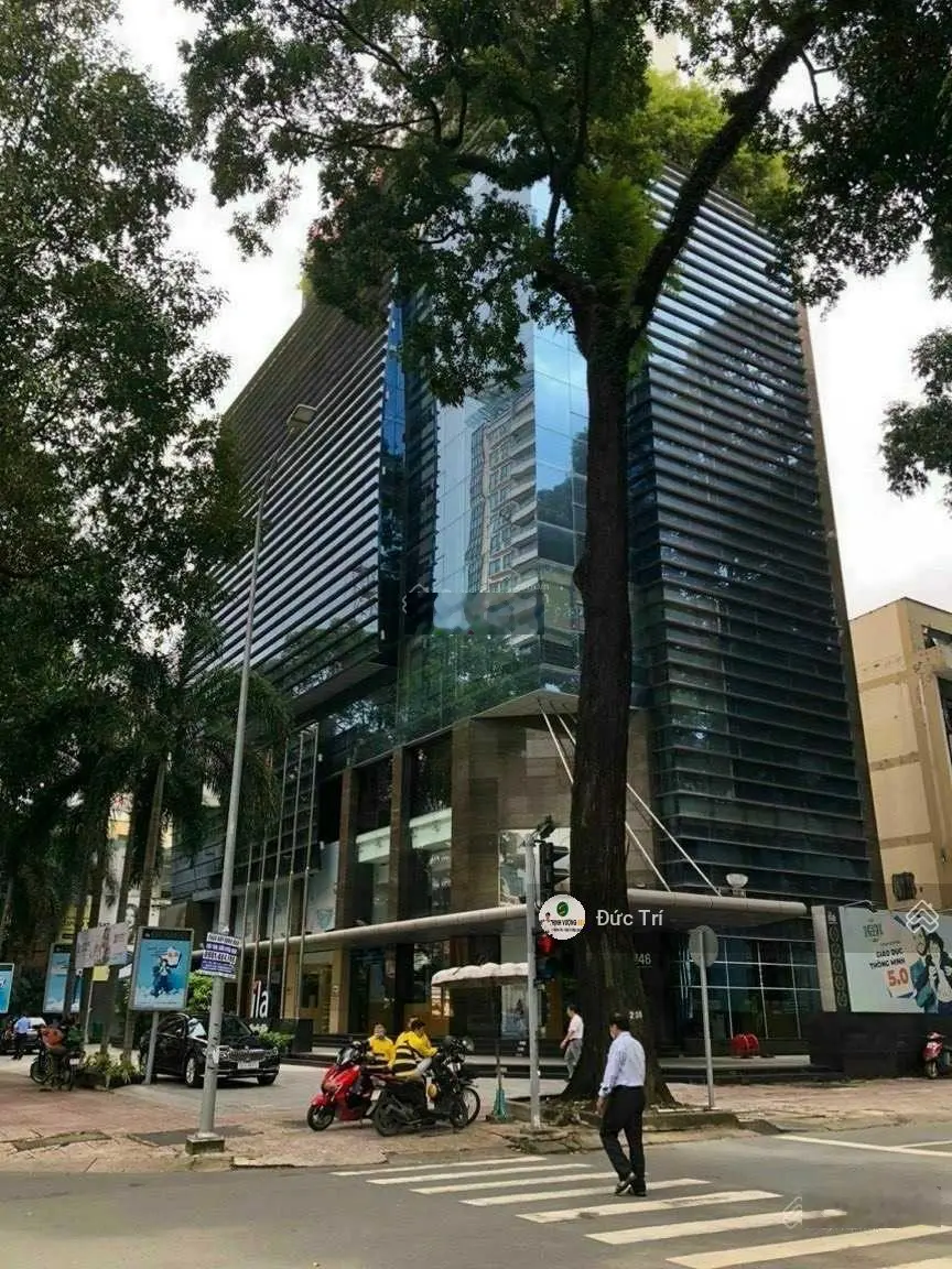 Cần bán nhà MT đường Nguyễn Thị Minh Khai, P5, Q3. DT: 20.1x33m. Giá bán 590 tỷ TL