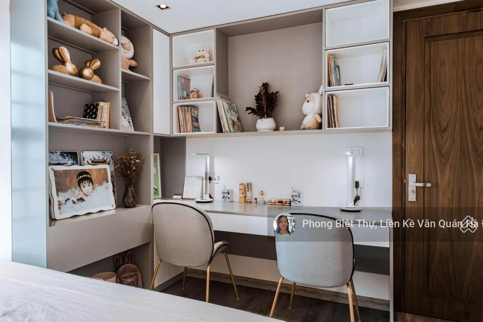 Chính chủ bán căn chung cư New Skyline Văn Quán, 98m2, lô góc 3 ngủ, view hồ Văn Quán 0983 669 ***