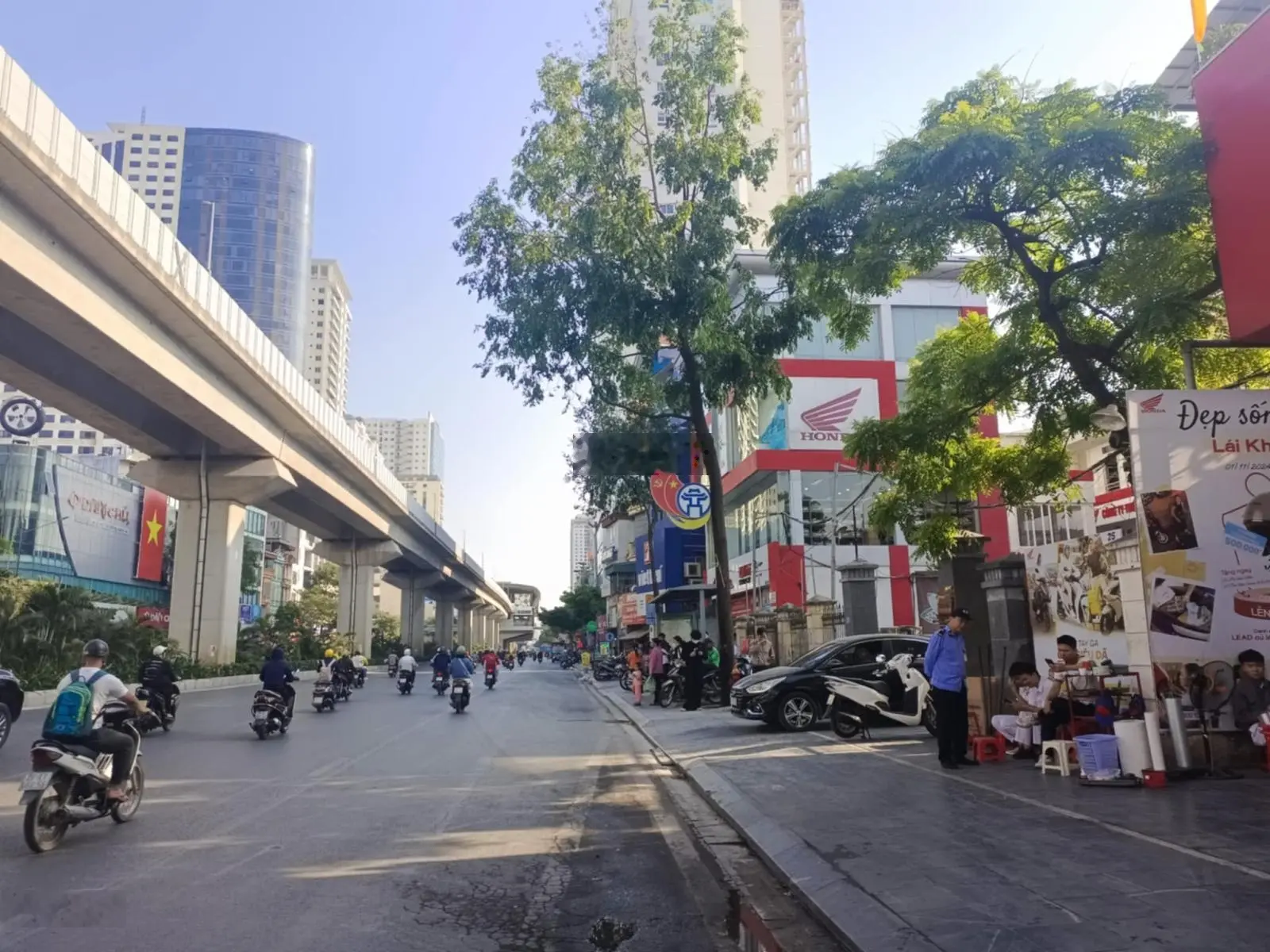 Đỉnh nóc kịch trần, nhà Trần Phú, Văn Quán, Hà Đông, DT 38m, giá 6.9 tỷ, thang máy, gần oto tránh.