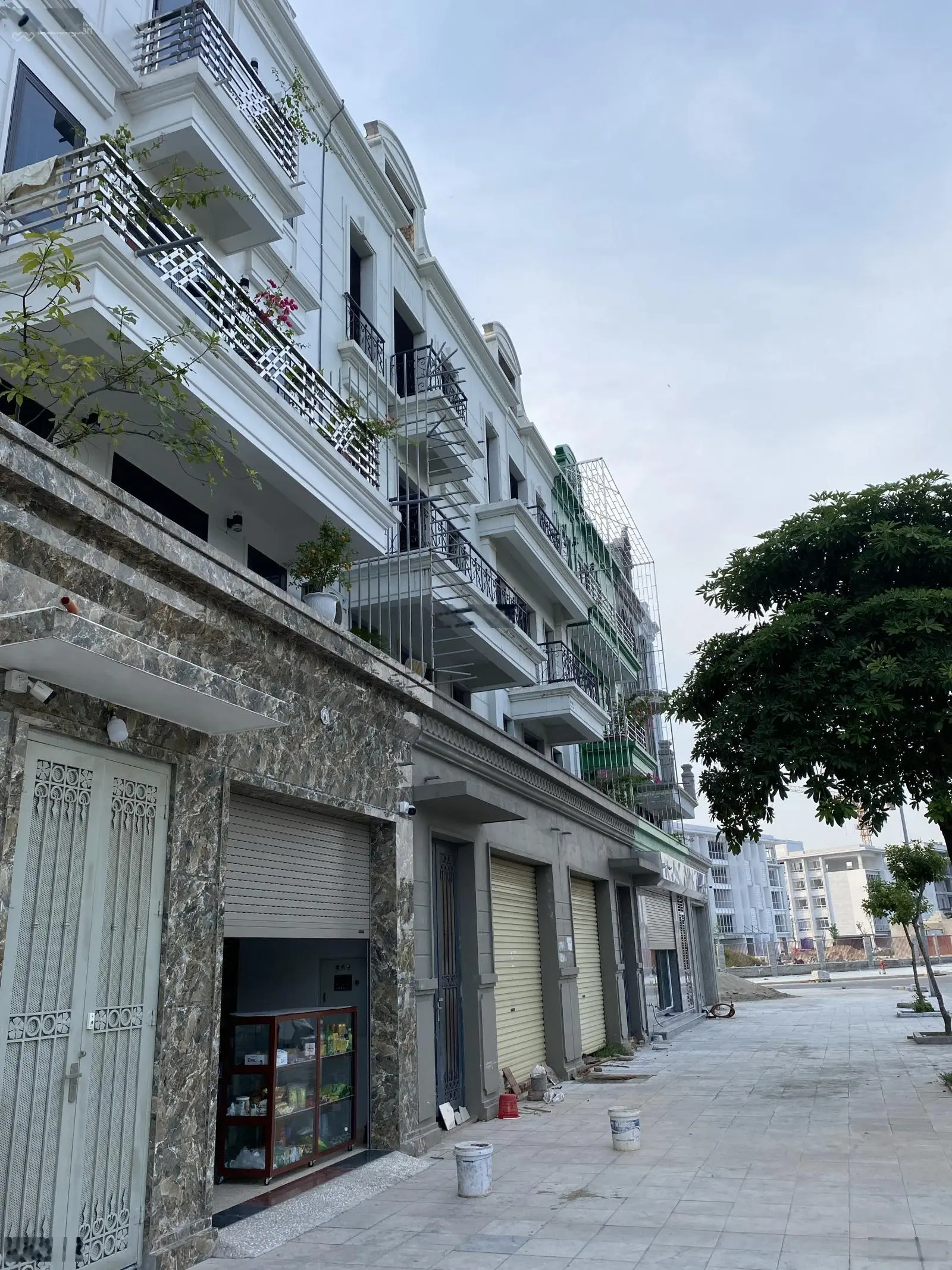 Liền kề Hải Phát mặt hồ, đường 30m, Trâu Quỳ, DT: 90m2 giá: 31 tỷ. LH: 0867 219 ***
