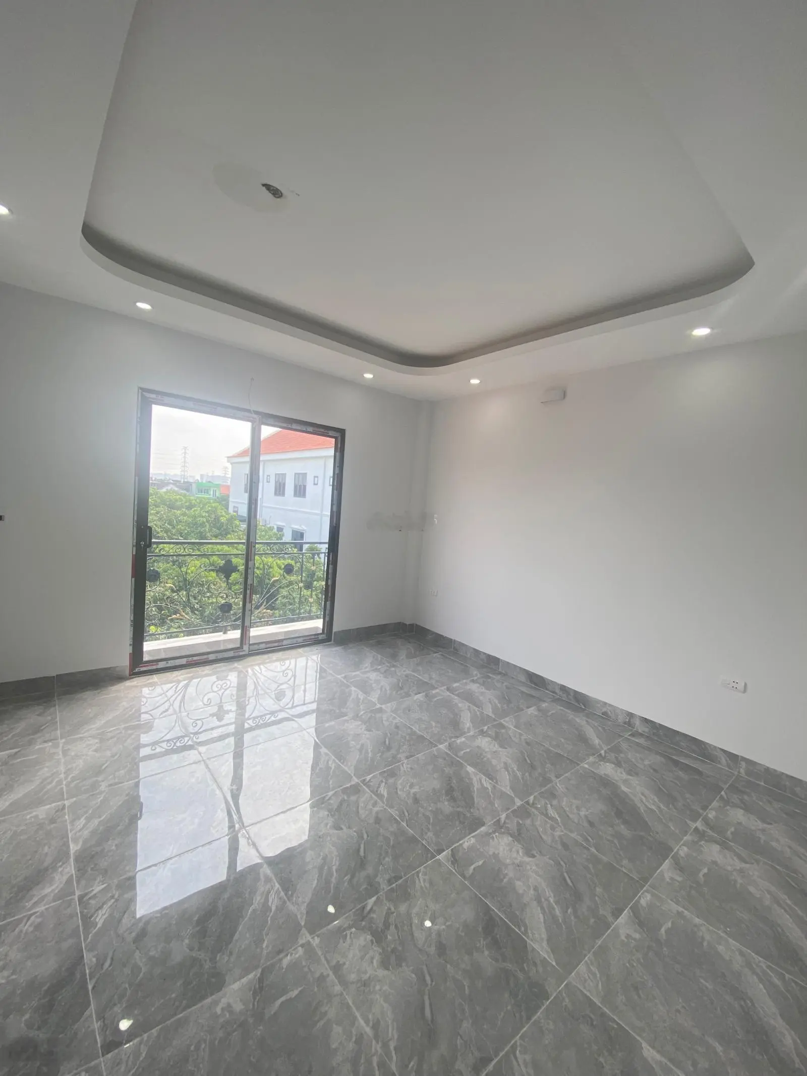 BIỆT THỰ LIỀN KỀ VIEW HỒ. 65m2 .5,x Tỷ ,2 MẶT ĐƯỜNG TRƯỚC SAU VÀO NHÀ ,GARA Ô TÔ RỘNG RÃI