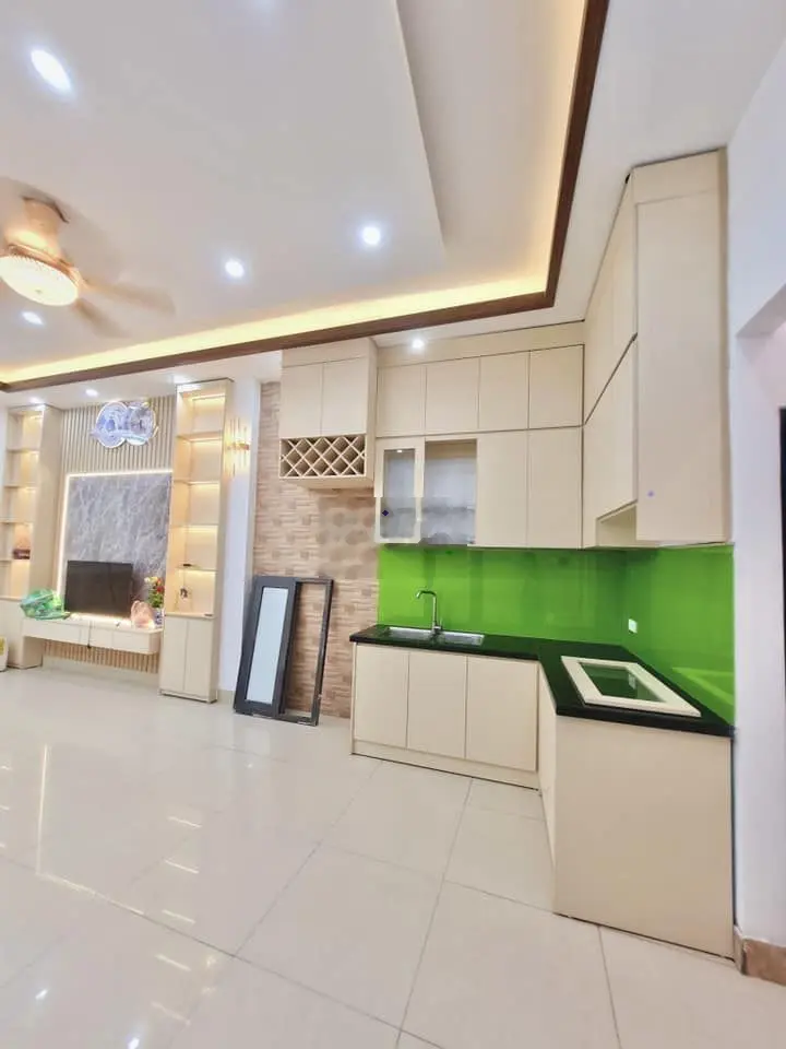 CHỢ MƠ BẠCH MAI- 45M2 -MT 6.8M -5 TẦNG- LÔ GÓC- 3 BƯỚC CHÂN RA PHỐ-