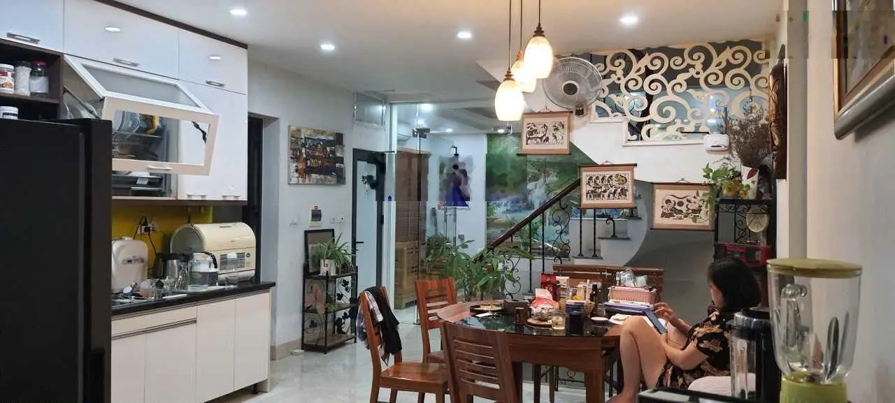 Bán nhà mặt phố Thiên Hiền 48m2 - lô góc - kinh doanh 3 mặt thoáng - 17 tỷ