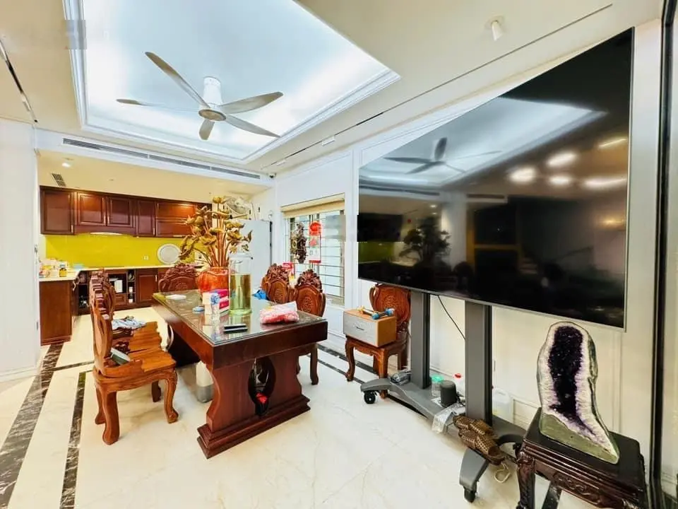 Bán nhà hot Thái Thịnh Đống Đa MT khủng, garra ôtô, giá đầu tư ngõ thông 61m2/5T/6.2m MT 15.2 tỷ TL
