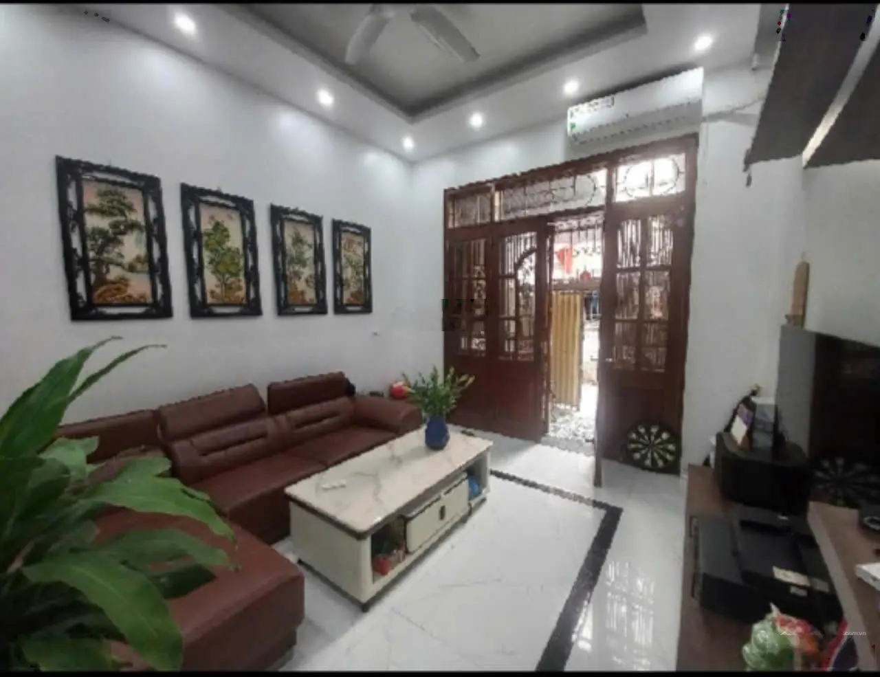 Bán nhà cầu diễn _ 2 thoáng ngõ thông ô tô qua _ kinh doanh nhỏ , ở sướng. dt : 60m giá 8.8 tỷ