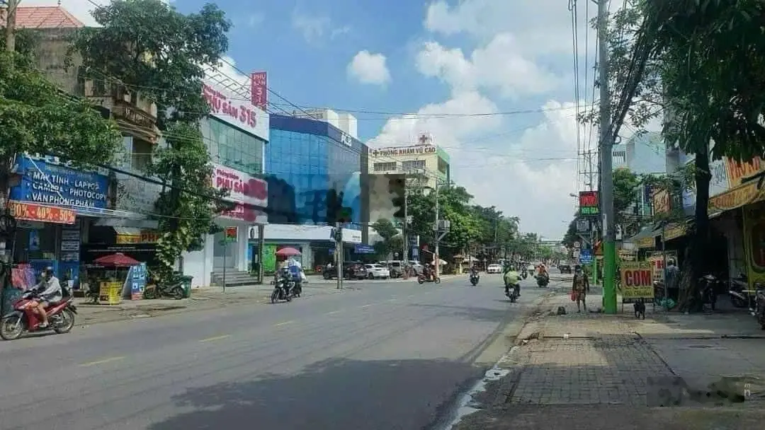 Cần bán căn nhà và 9 p trọ giá 5,8 tỷ lh 0932 136 ***