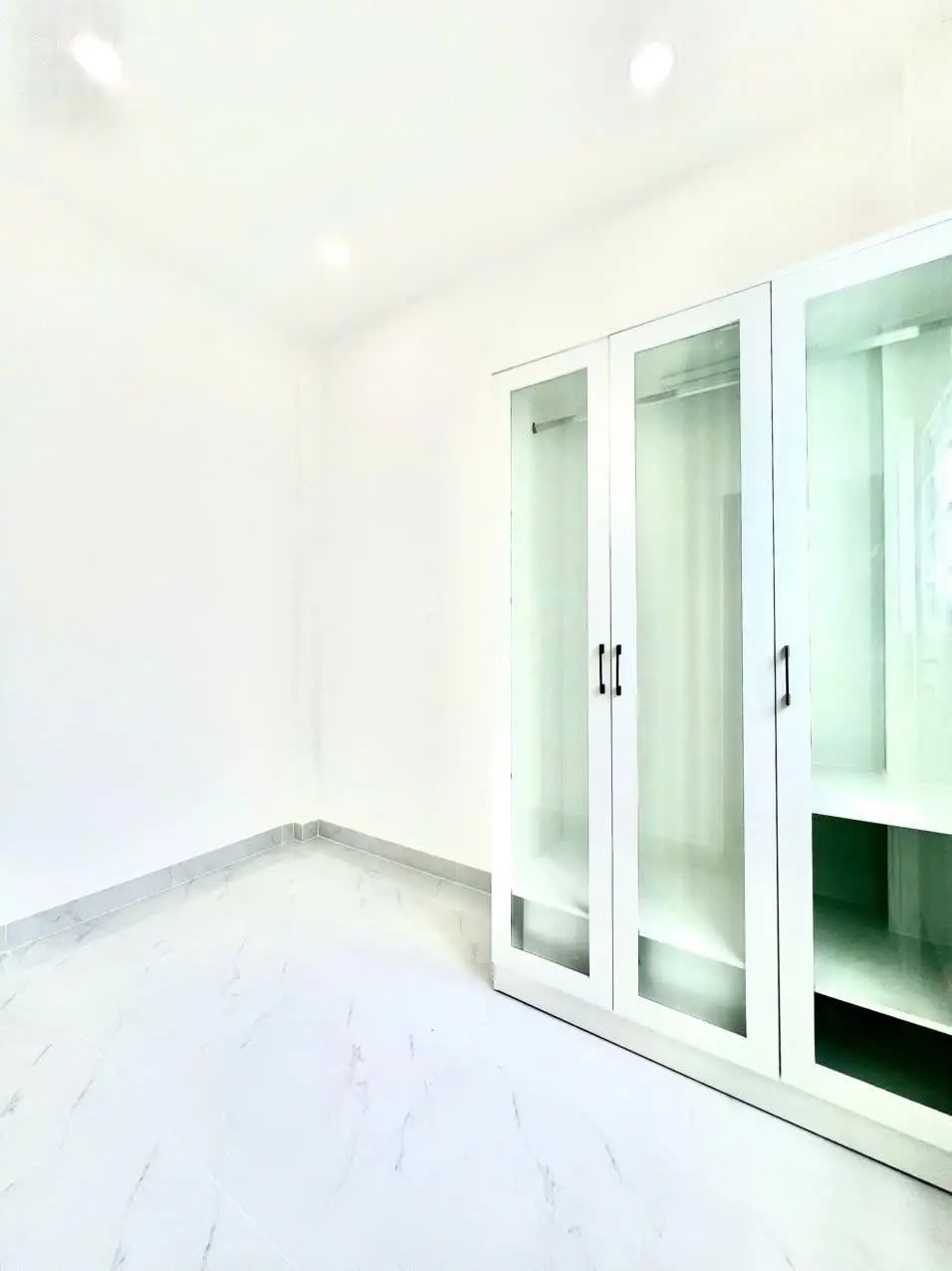 Bán NR 2PN, 1WC, 19,5m2, giá 2,95 tỷ tại Cô Giang, Q1, HCM hàng hot hoa hồng 1%