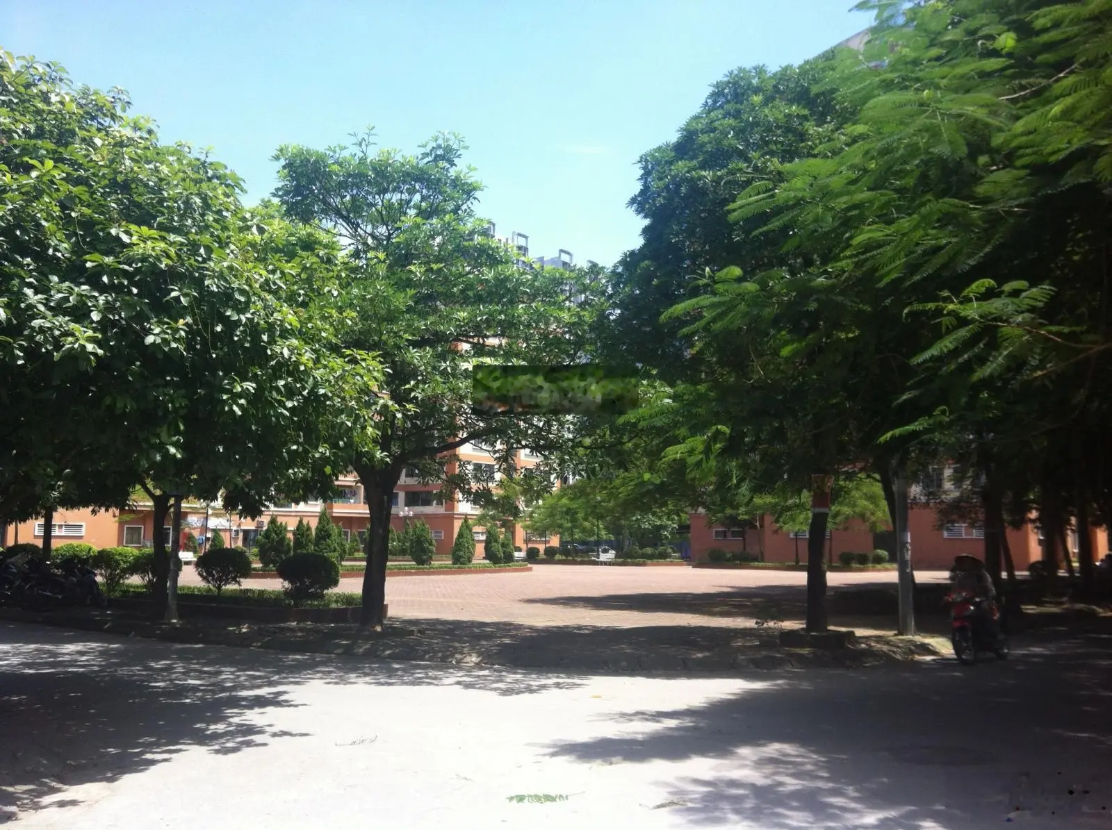 Bán biệt thự Văn Quán, view vườn hoa, sát sân bóng, gần nhà hàng 196m2, 33 tỷ có TL 0903 491 ***