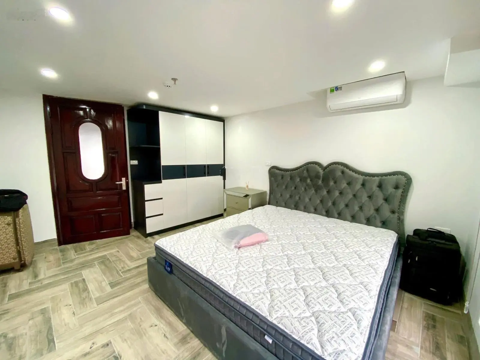 Bán biệt thự đẹp khu An Khang mặt tiền đường đôi đối diện công viên Thiên Văn Học, 85 tỷ, 213 m2