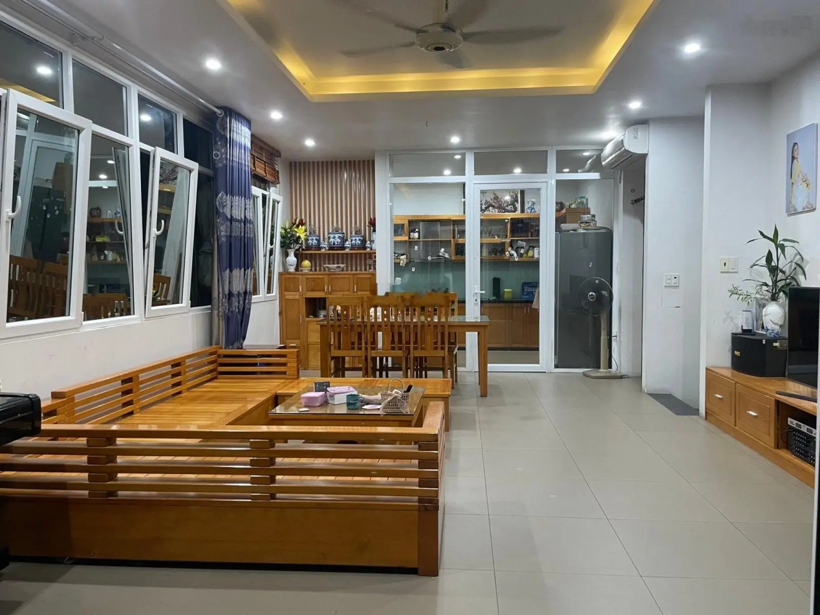 Bán căn nhà 4 tầng 1 tum khu Vạn Phúc gần trường cấp 3 Mericuri - Tp Hải Dương