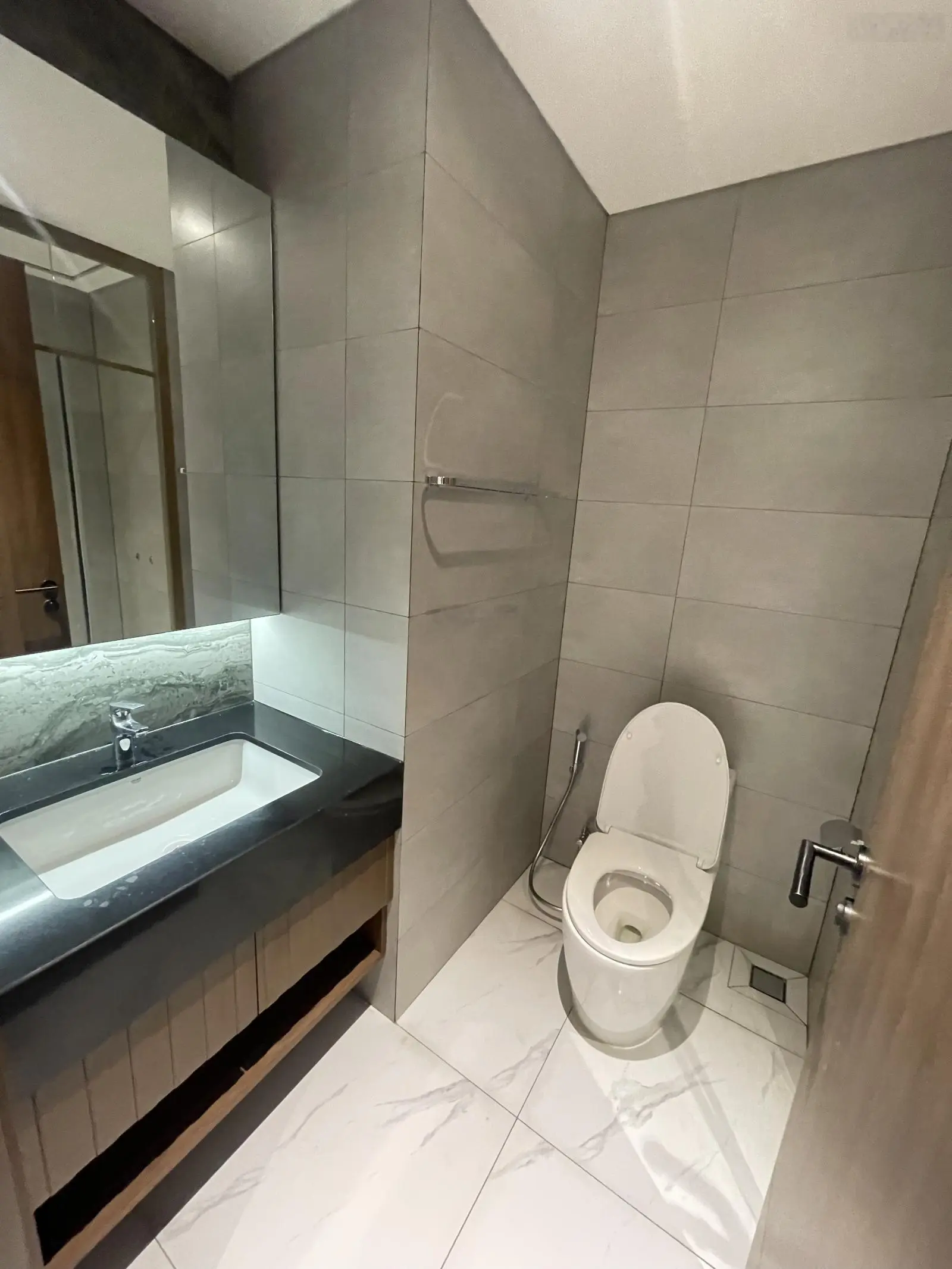Bán căn hộ chung cư nhà sẵn - sổ sẵn mt đường trần hưng đạo, chỉ thanh toán 30% nhận ở ngay.