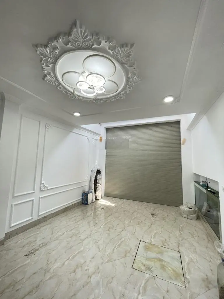 Nhà đẹp khu trung tâm Cổ Linh, mặt ngõ xe tải, xe 7 chỗ thông, ô tô vào nhà - 60m2 - 6,7 tỷ