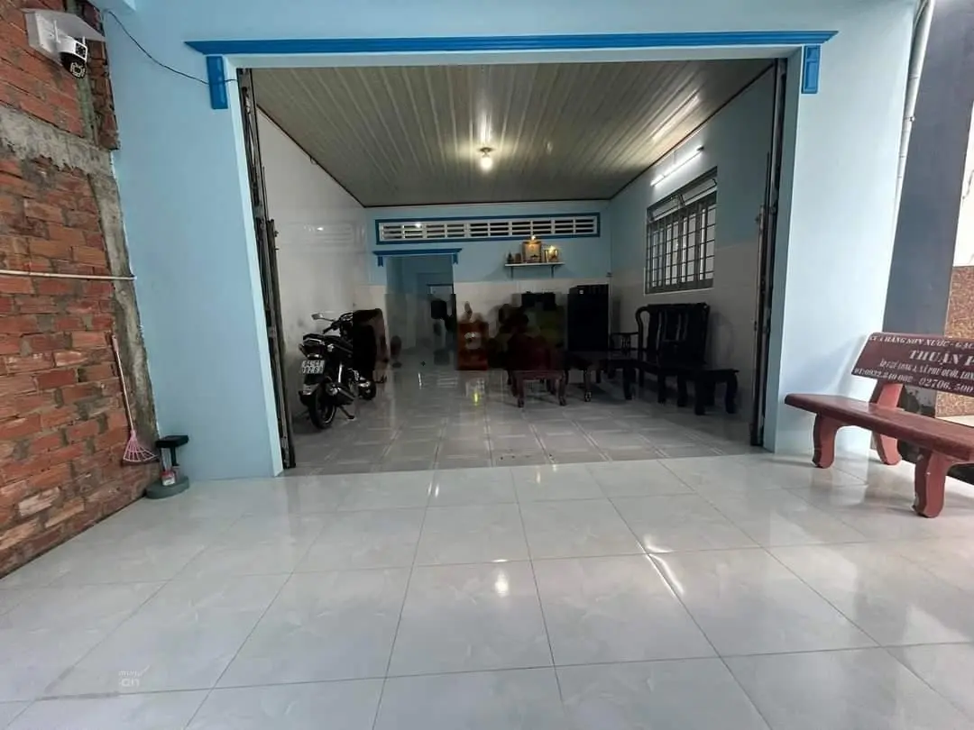 Nhà mặt tiền chính chủ cần bán! Tiện mở văn phòng công ty, ở lâu dài mua bán thuận tiện