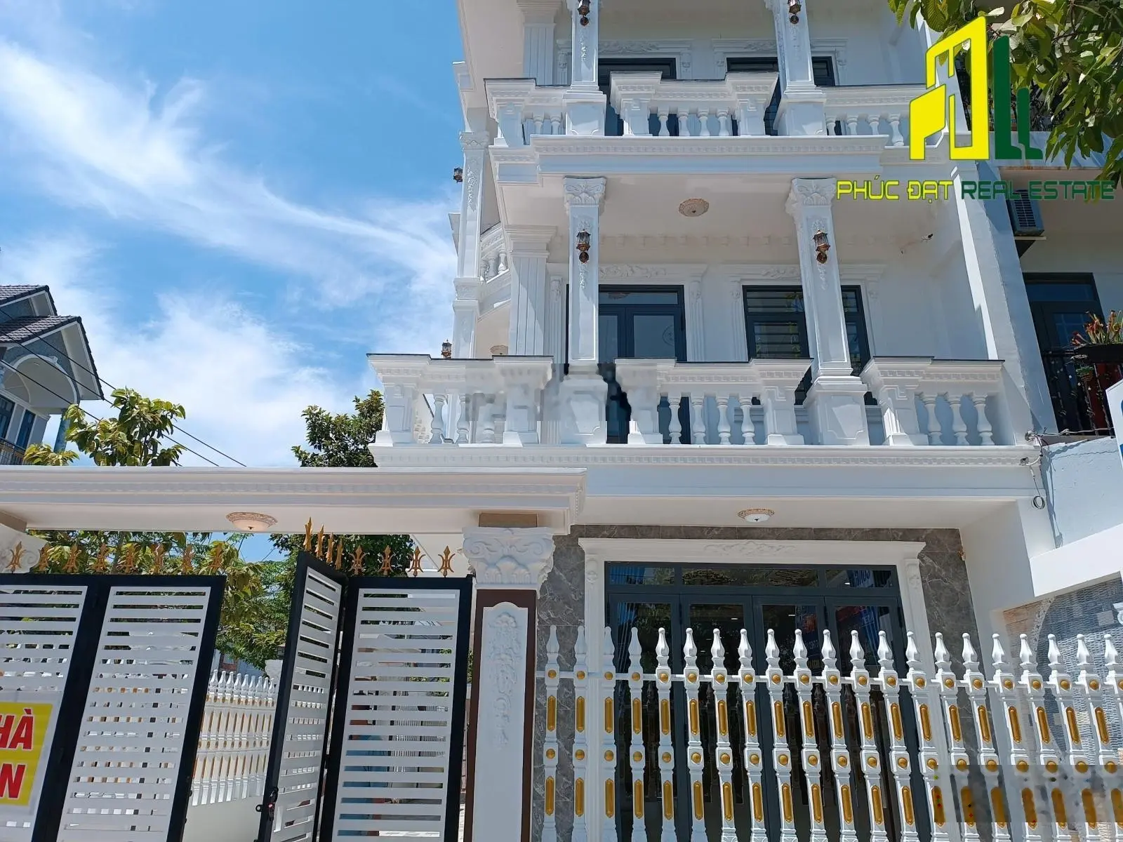 Bán biệt thự DT khủng 153m2 SHR 1 trệt 2 lầu siêu đẹp ngay Song Ngữ Lạc Hồng, liền kề công viên