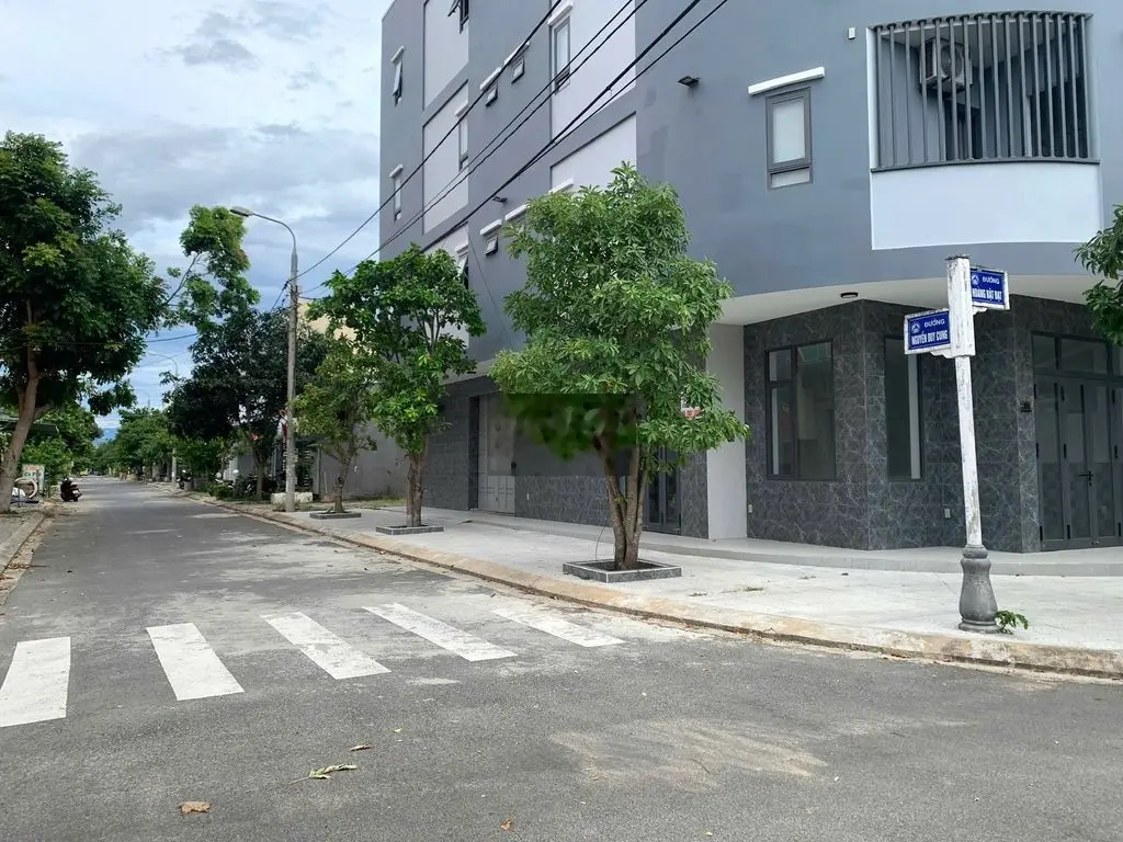 Bán nhà 2 tầng mới đẹp MT Nguyễn Duy Cung, Khu Đông Trà, gần FPT City