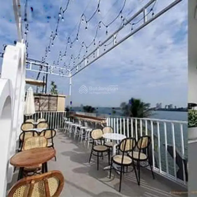 Bán nhà mặt phố Trích Sài, VIEW Hồ Tây, Giá 78 tỷ, DT 91.4m2, 5 tầng thang máy, dòng tiền 1 tỷ/năm