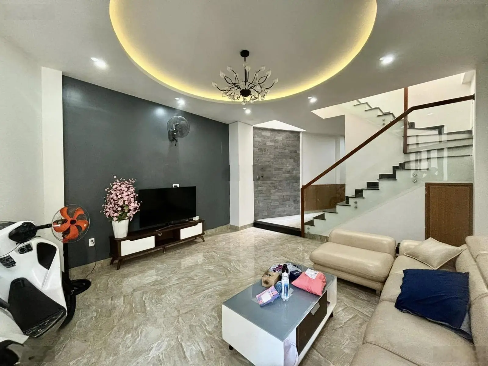 Bán nhà chính chủ Hoàng Diệu, 2 tầng cách đường chính 53m, kiệt trước nhà gần 4m