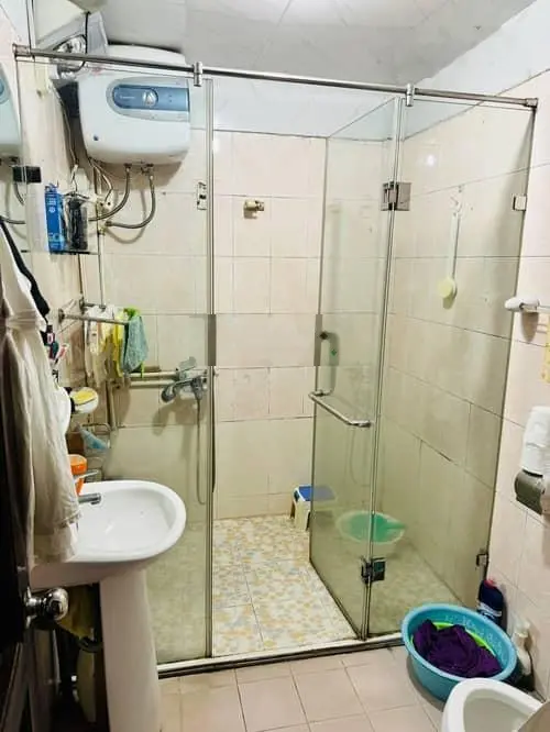 Bán gấp nhà phố Trần Quốc Hoàn 88m2 19.X tỷ, lô góc 3 thoáng, phân lô ô tô tránh, thang máy.