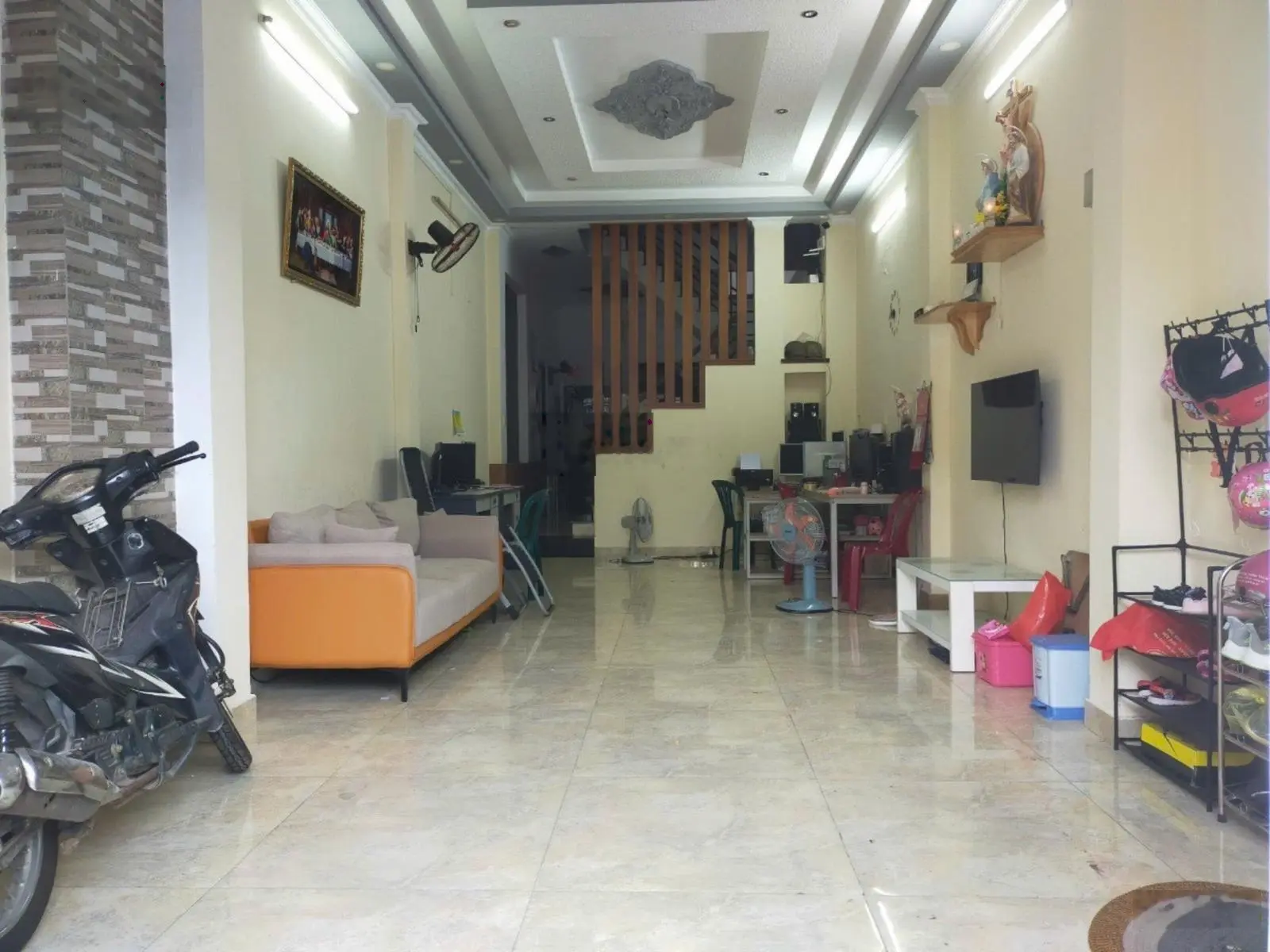 Chính chủ bán nhà tại Lê Văn Thọ XD 108m2, tiện lợi giao thông, có nội thất, xây dựng trên 2 tầng