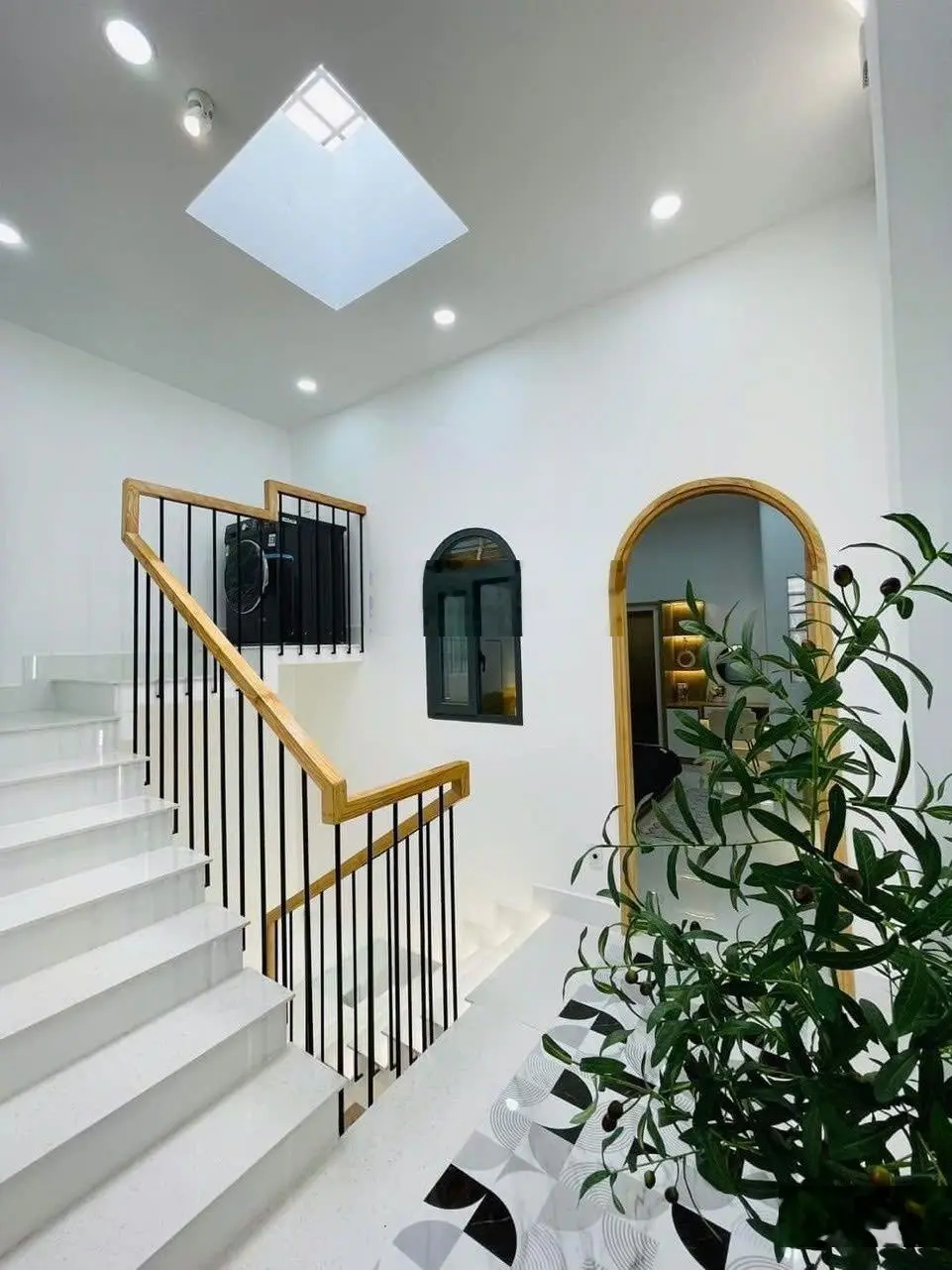 Bán nhà 2 tầng 31m2 chỉ 1tỷ850 Cao Thắng, P12, Q10. Gần BV Bình Dân, chợ Hồ Thị Kỹ. Sẵn sổ, hẻm 6m.