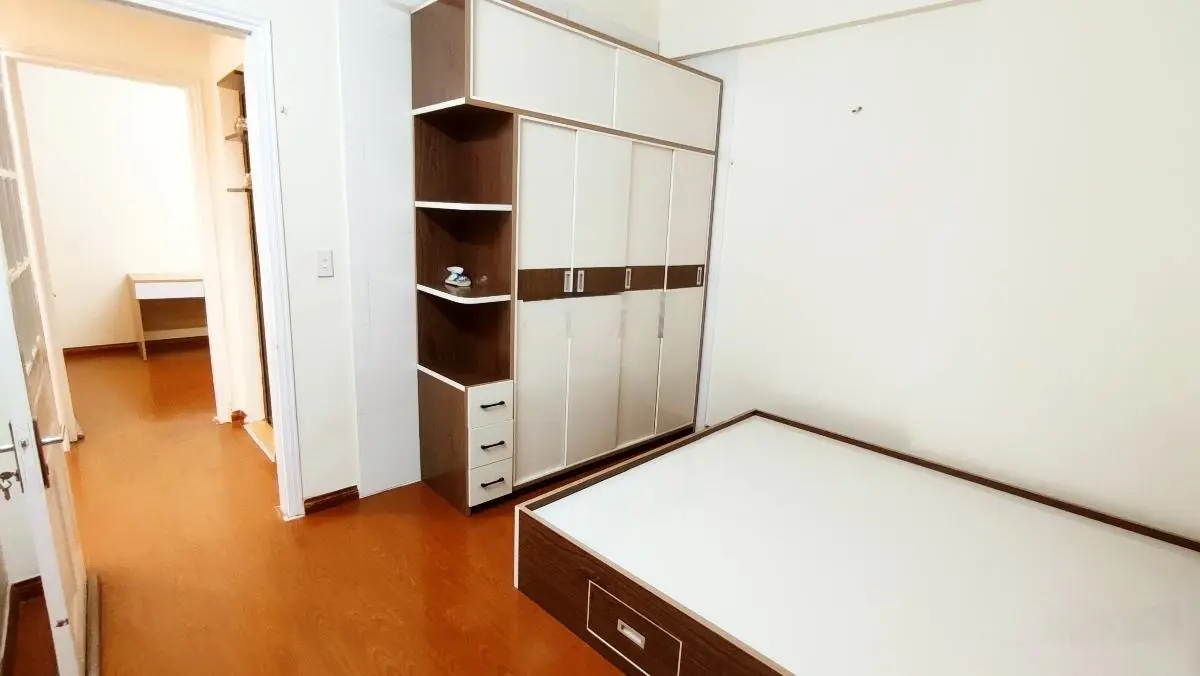 Bán CC Đồng Tàu Q. Hoàng Mai 54m2 ful nội thất nhỉnh 2 tỷ 0816 997 *** Hợp Đặng