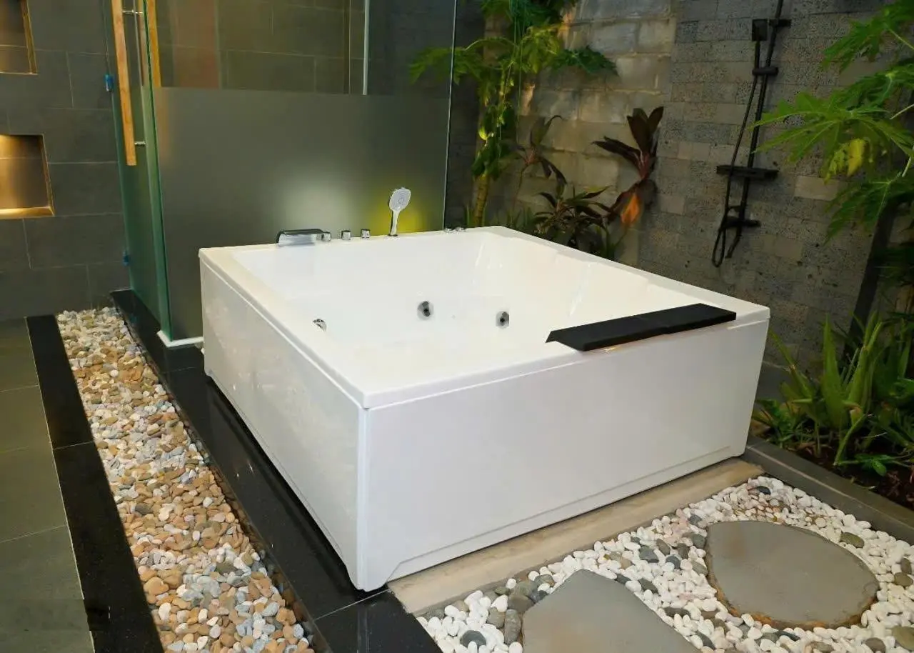 Bán Gấp VILLA Nghỉ Dưỡng Sân Vườn Hồ Bơi Đường Số 2 700m2 56,5 Tỷ TL