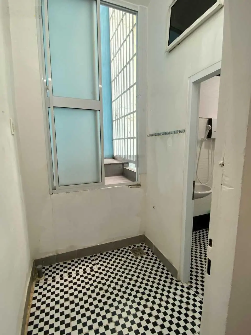 Nhà ngon tiện mua vào ở ngay, khu sang, hẻm 4m, Lê Văn Sỹ-P12-Q3-(4.3x17m=72m2)-KC 4T- chỉ 9.5 tỷ