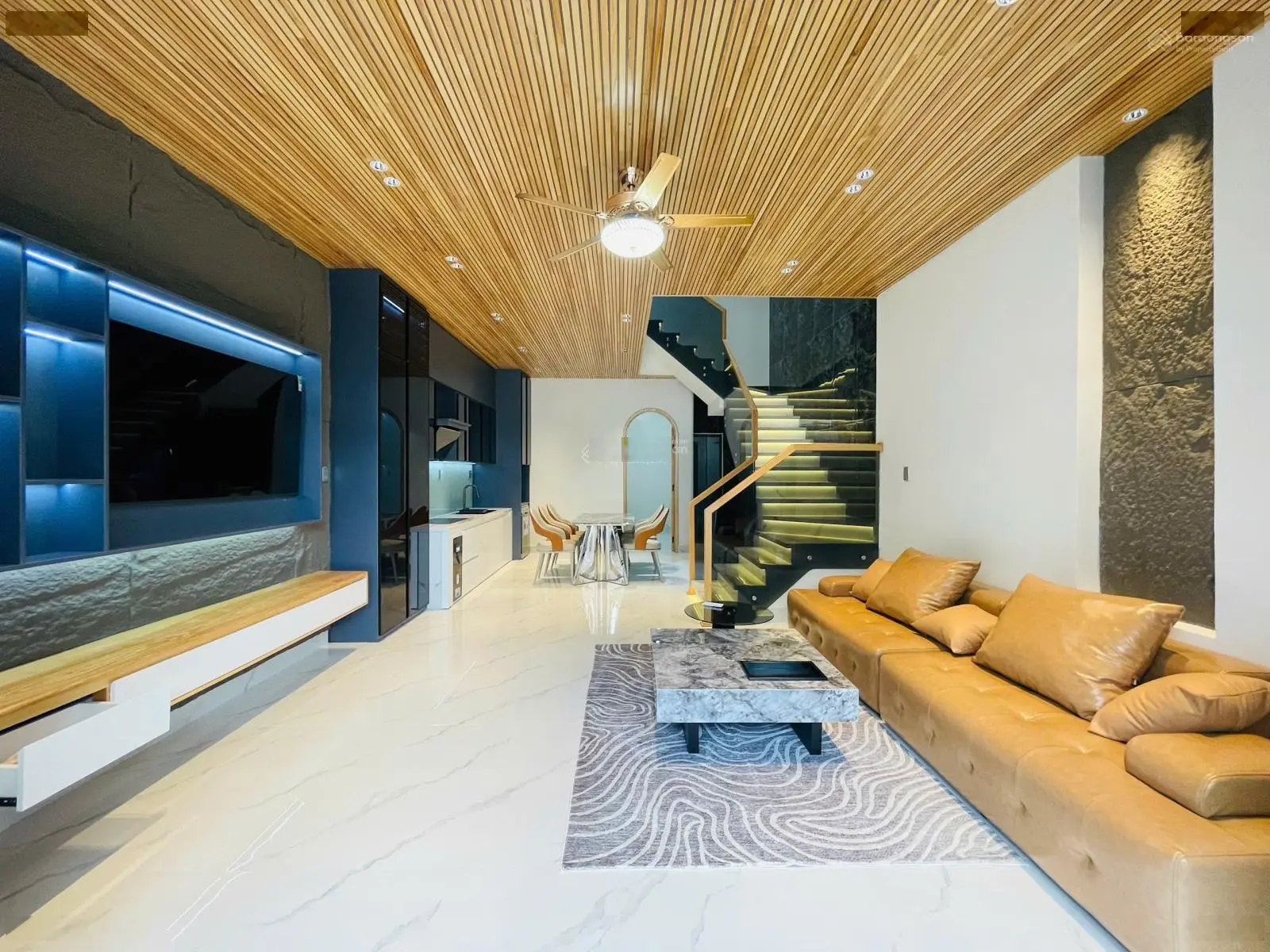Siêu phẩm 3 tầng Phú Thạnh 10, Hòa Minh, Liên Chiểu gần Biển | Có gara ô tô, Full nội thất xịn xò