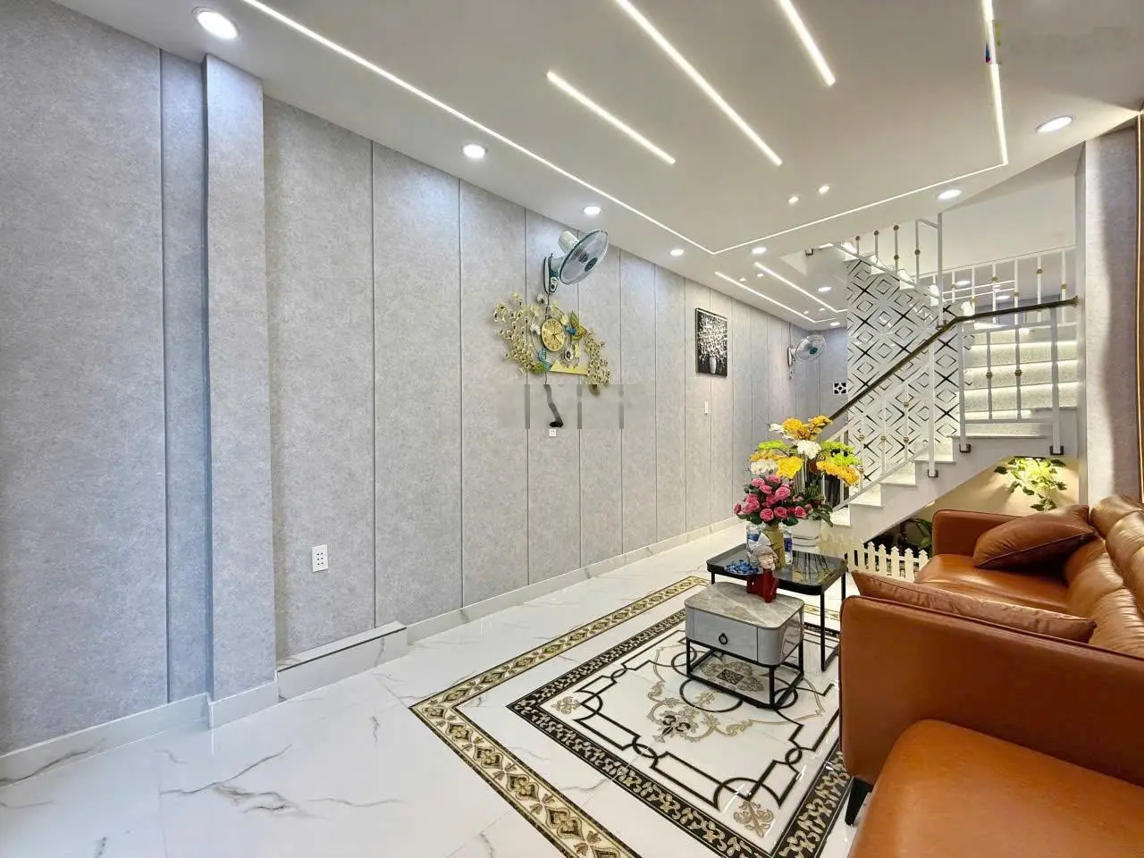 Nhà đẹp hẻm 1/, dưới 3 tỷ, hẻm trước nhà 6m, nhà trống, full nội thất mới đẹp. Liên hệ: 0906 435 ***