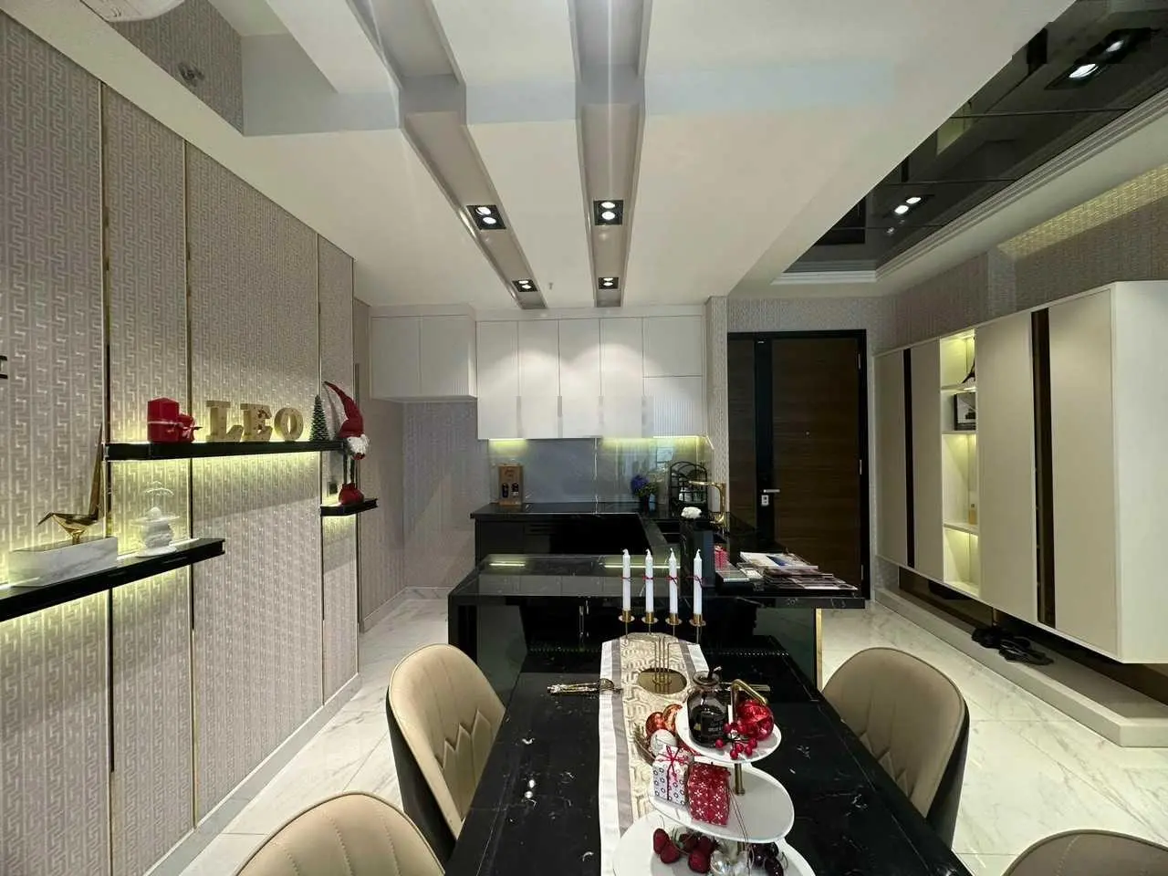 Chính chủ bán gấp căn hộ Midtown Phú Mỹ Hưng 90m2 2PN, 2WC giá chỉ 5.5 tỷ bao thuế phí, có sổ hồng