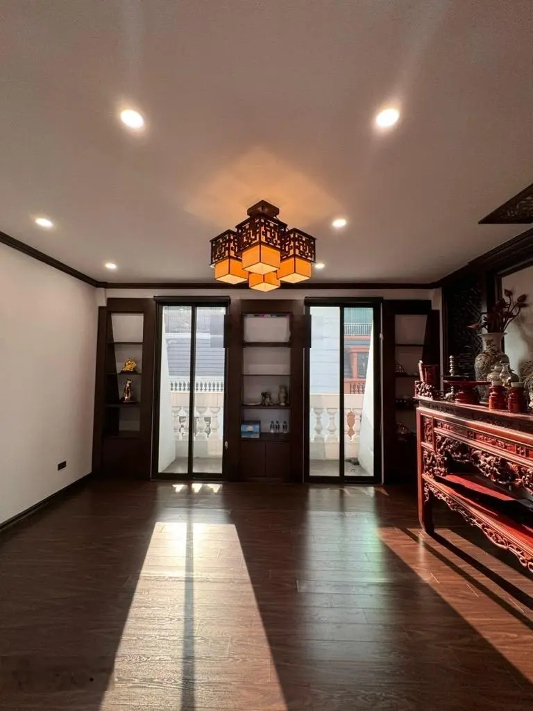 Liền kề Nguyễn Sơn, Long Biên, khu vip phân lô hàng không, kinh doanh, văn phòng, giá trị tăng cao