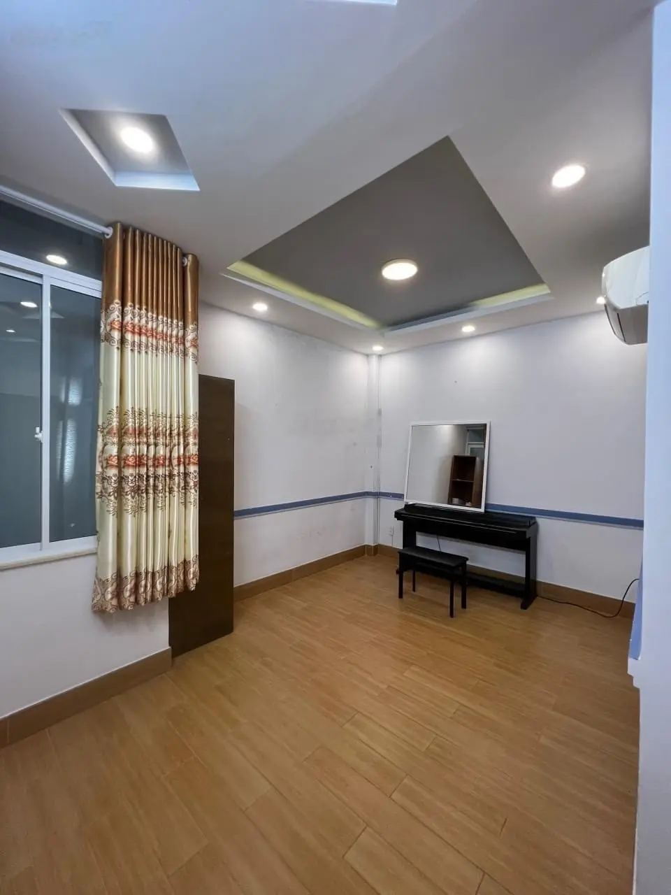 Gấp bán nhanh căn nhà Bùi Tá Hán-Quận 2 giá 3.69tỷ/79m2. Cho thuê 27tr. Gần bệnh quốc tế Mỹ