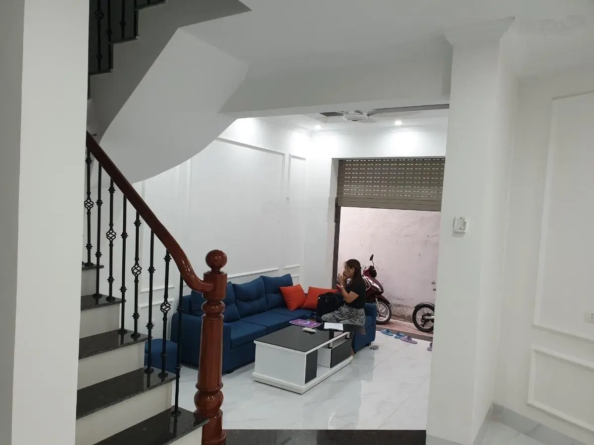Siêu phẩm có 102! Ở sướng như khách sạn! Bán nhà phố Thịnh Quang 47m2 4 tầng chỉ 7,75 tỷ có TL