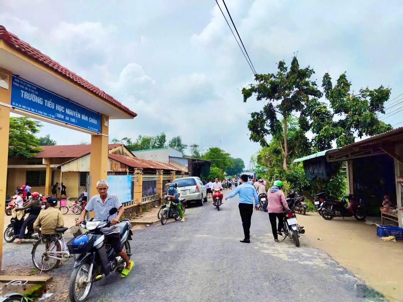 180m2 đất thổ cư mặt tiền đường nhựa nhà nước tôi cần bán 6tr/m2, ngay trung tâm chợ Trảng Bàng