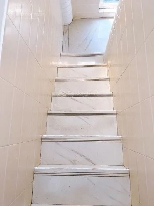 Mặt tiền 5 tầng 8 phòng có thang máy, Bến Vân Đồn, Vĩnh Khánh Quận 4