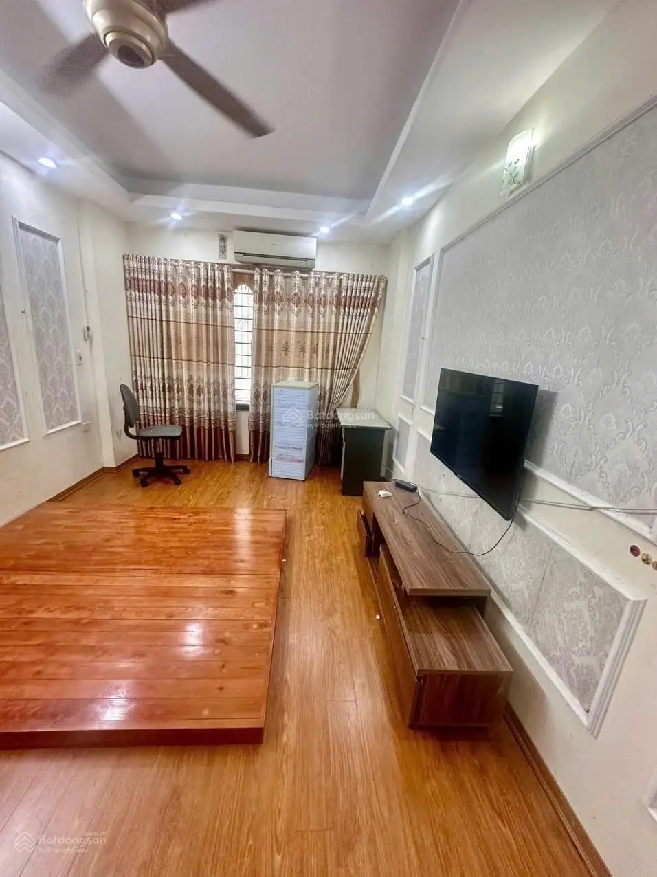Bán căn tập thể Vạn Phúc - giá siêu rẻ 2,779 tỷ - diện tích - 3 ngủ - 2wc