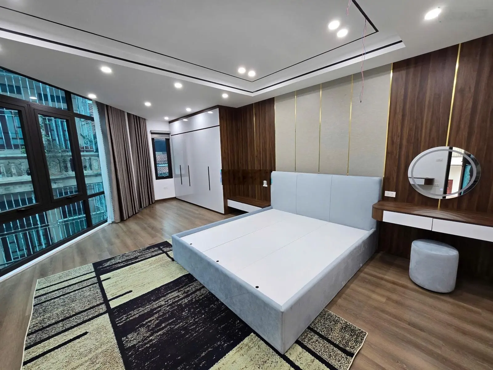 Cắt Lỗ Sâu Nhất Nhì Quận - Xây 7 tầng thang máy - Lô Góc - DT 50m2 - Giá 13tỷ4