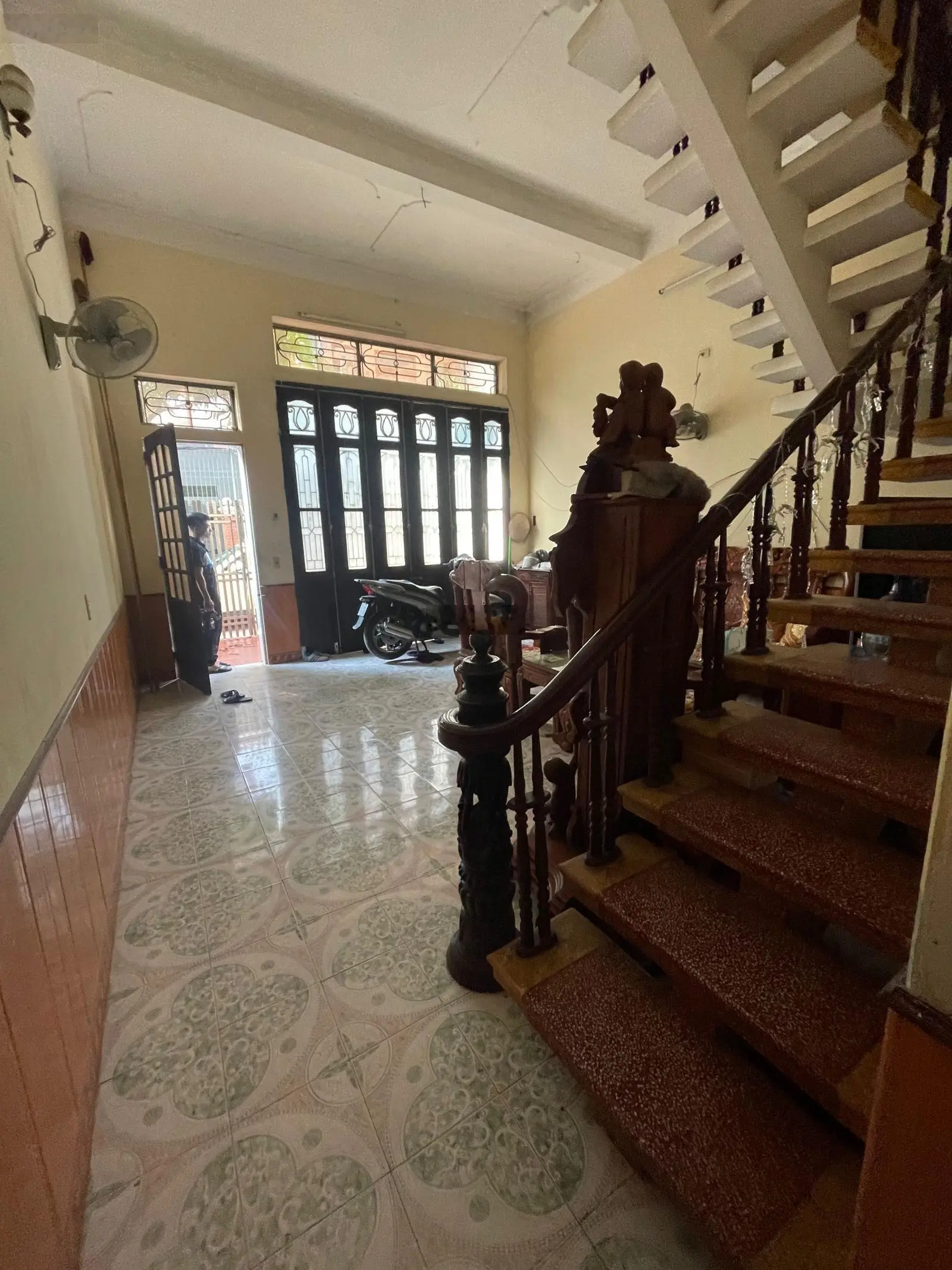 Chính chủ bán nhà DT 94m2, giá nhỉnh 5 tỷ, khu dân trí cao, đất phong thủy tốt