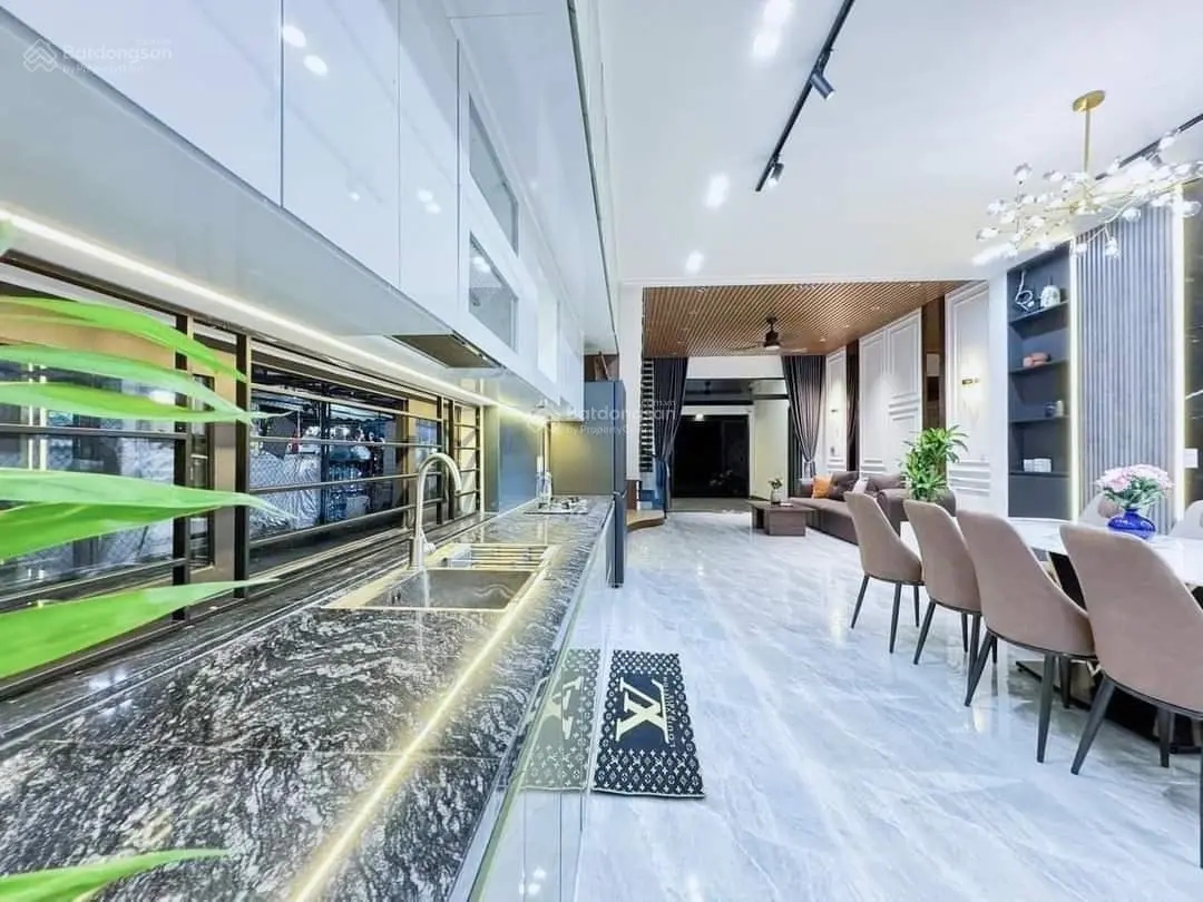 QUÁ RẺ! 3Tỷ580 sở hữu nhà diện tích lớn 87m2 ngay Hoa Lan, P.7, Phú Nhuận. Thuê 28tr. Sổ hông riêng