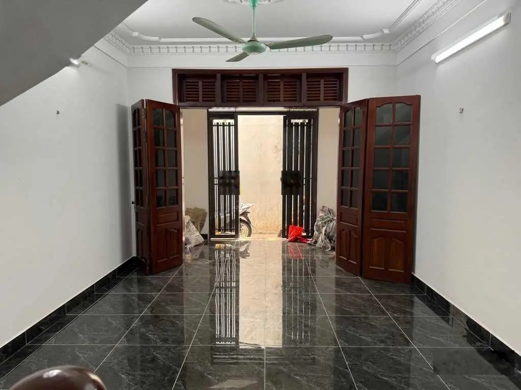 Gần phố, ngõ rộng 48m2, 4 tầng, 6.6 tỷ - Định Công - Hoàng Mai - HN