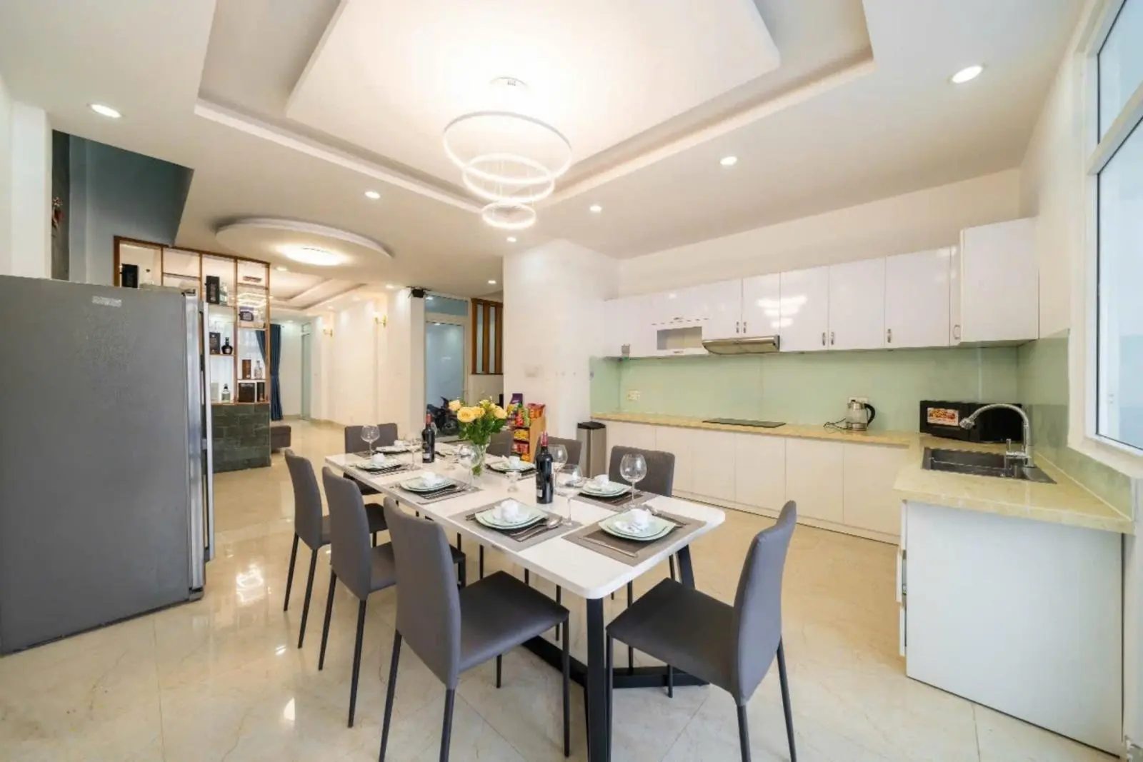 Bán biệt thự có hồ bơi phường Thảo Điền - Quận 2 - HĐT 65 triệu - hơn 200m2 - 40 tỷ