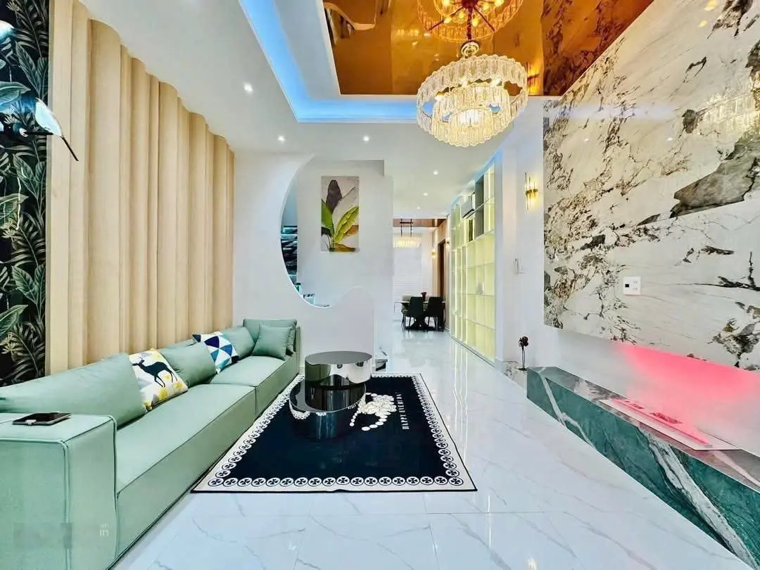 Căn siêu vip Thống Nhất - Gò Vấp - có thang máy nhập khẩu Ý - hiện đại không đụng hàng - 5 tầng mới