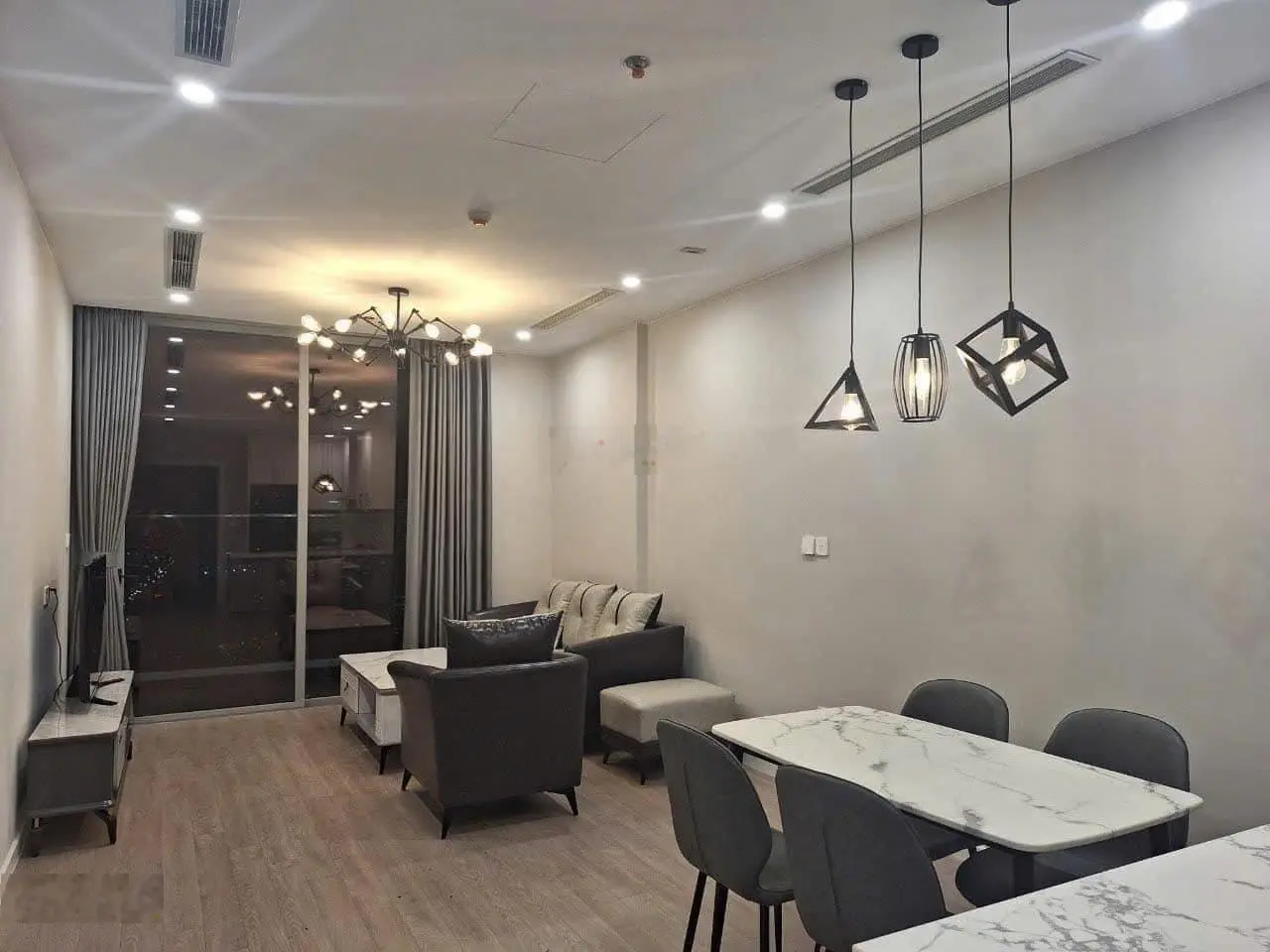 Bán căn hộ chung cư chính chủ tại C5 Nguyễn Cơ Thạch, 77m2. giá hời