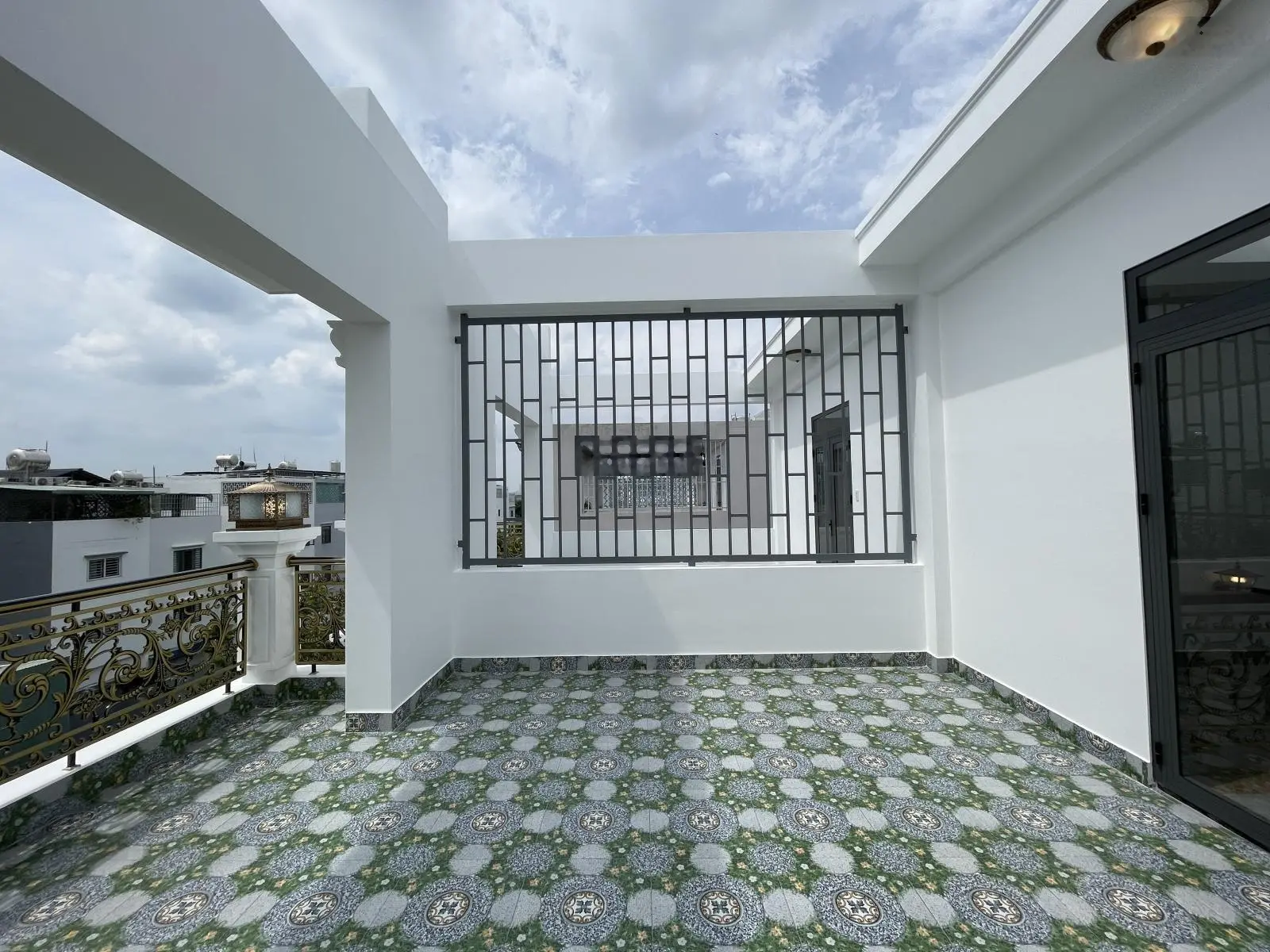 Bán gấp căn biệt thự tân cổ điển 3 tầng - chỉ 9 tỷ 500 triệu - nội thất cao cấp, vào ở ngay