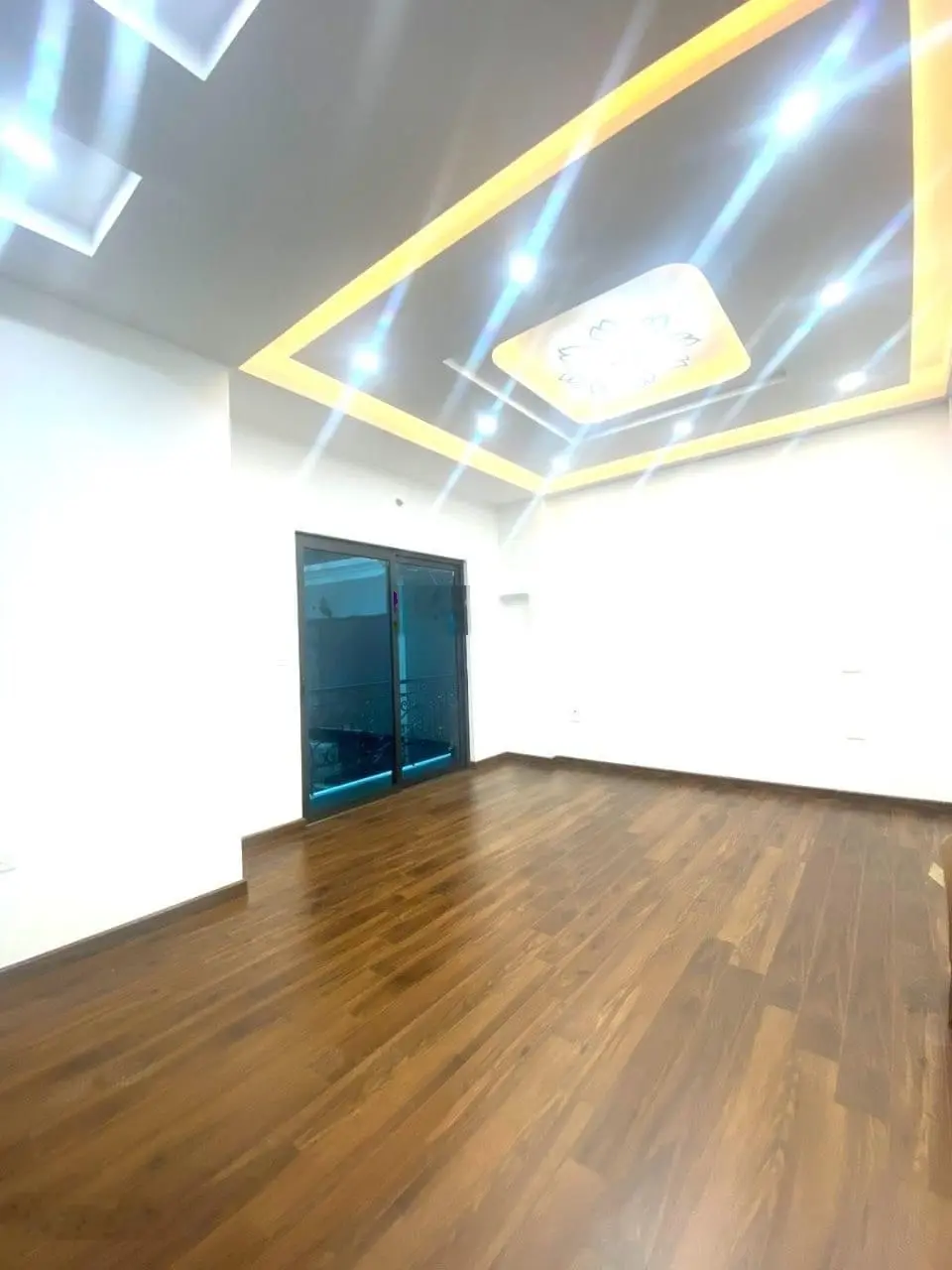 Bán nhà víp Tây Sơn Đống Đa ô tô tránh gần trường đại học,nguồn tiền 120tr/t 120m2/8T/5.5MT 25.5tỷ